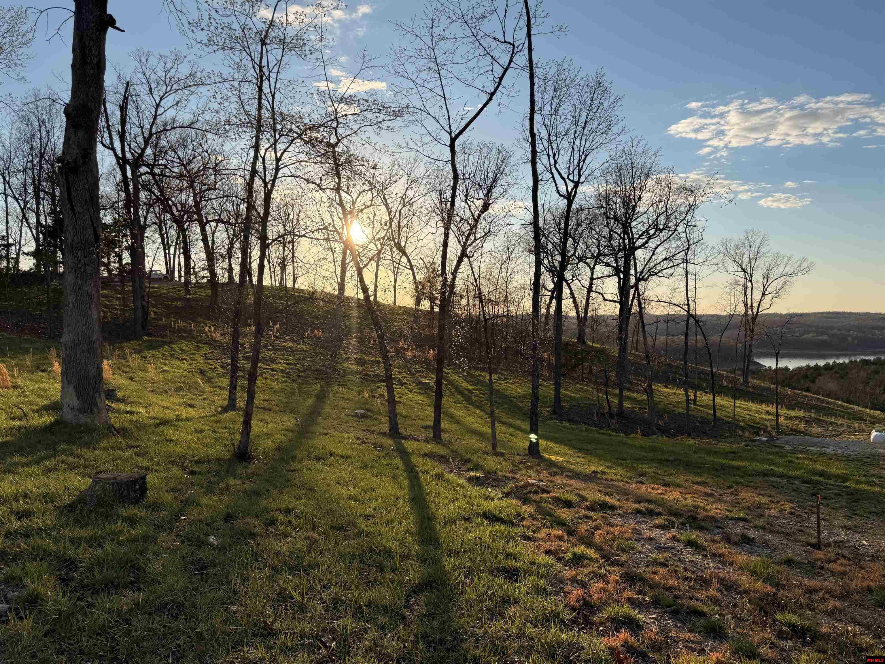 496-29115-000 Sunset Point Drive