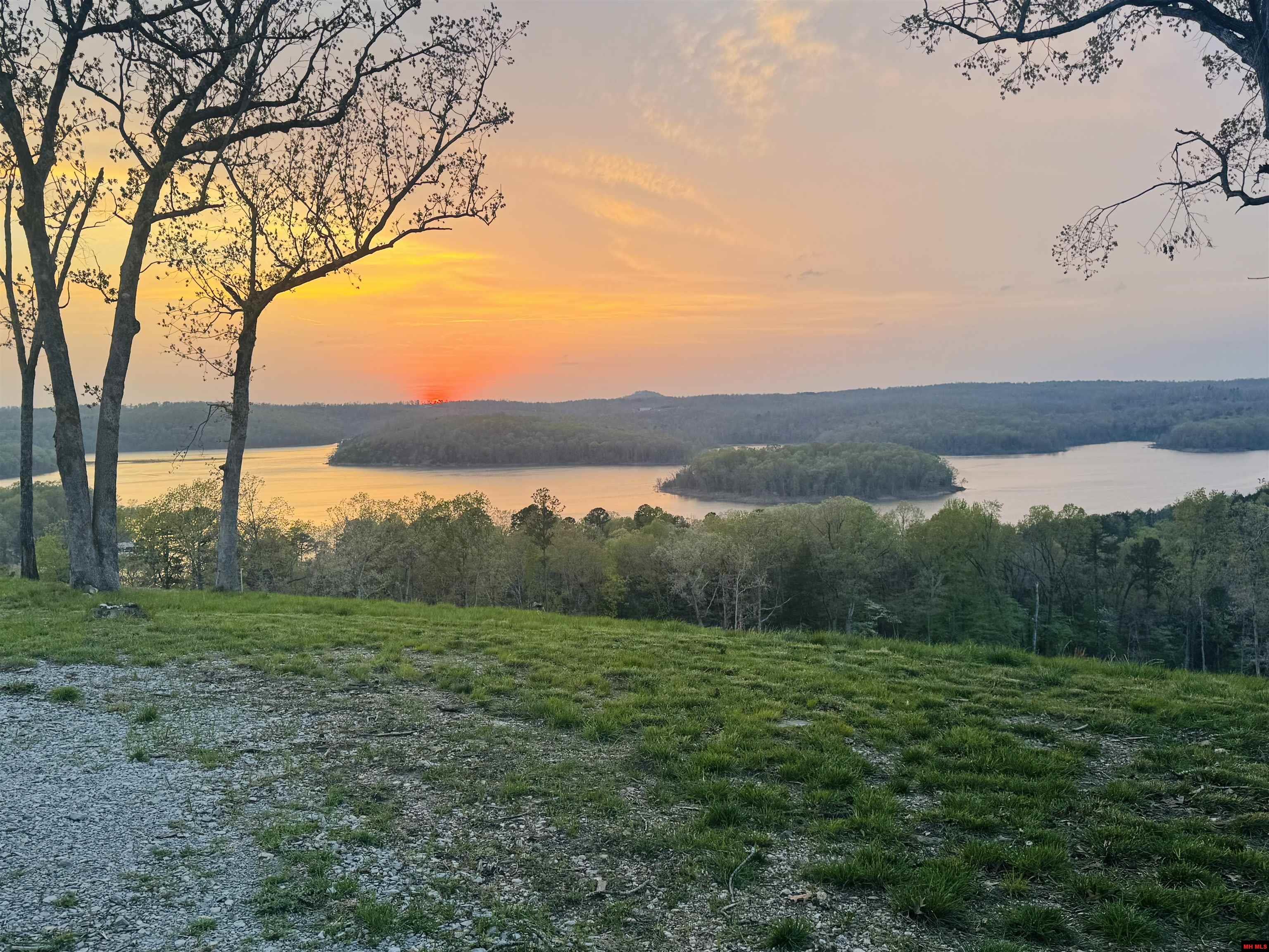 496-29115-000 Sunset Point Drive