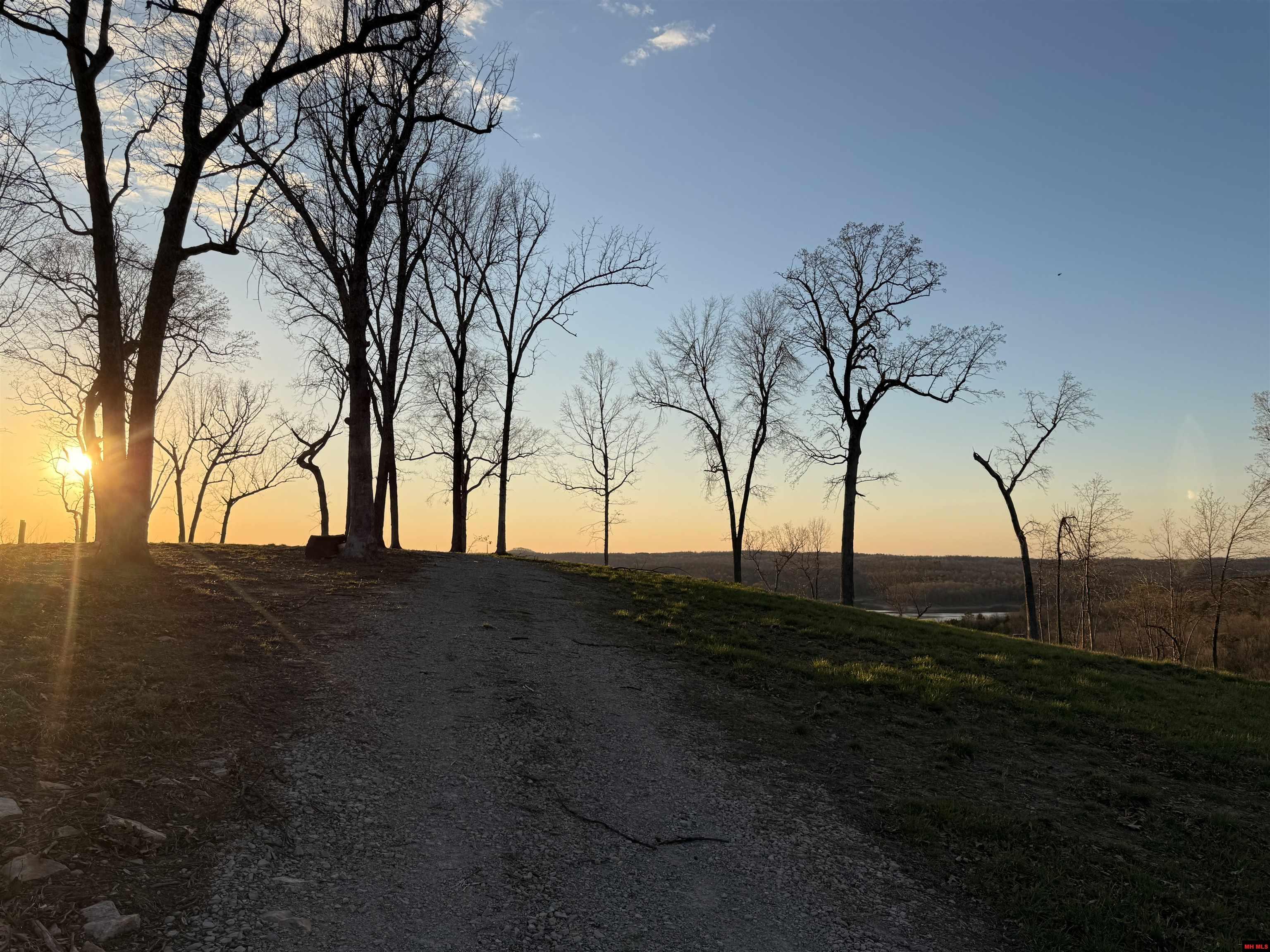 496-29115-000 Sunset Point Drive