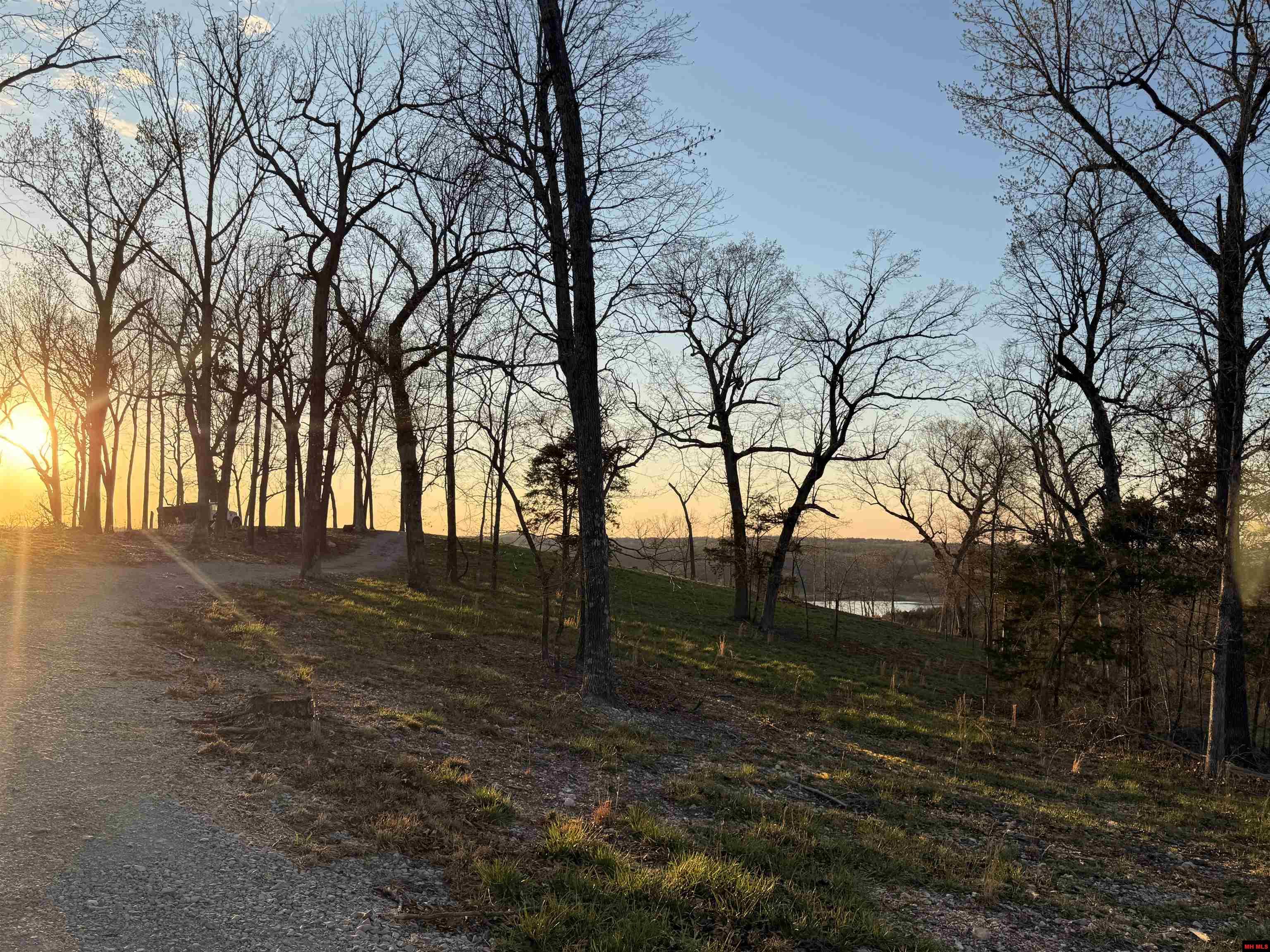 496-29115-000 Sunset Point Drive