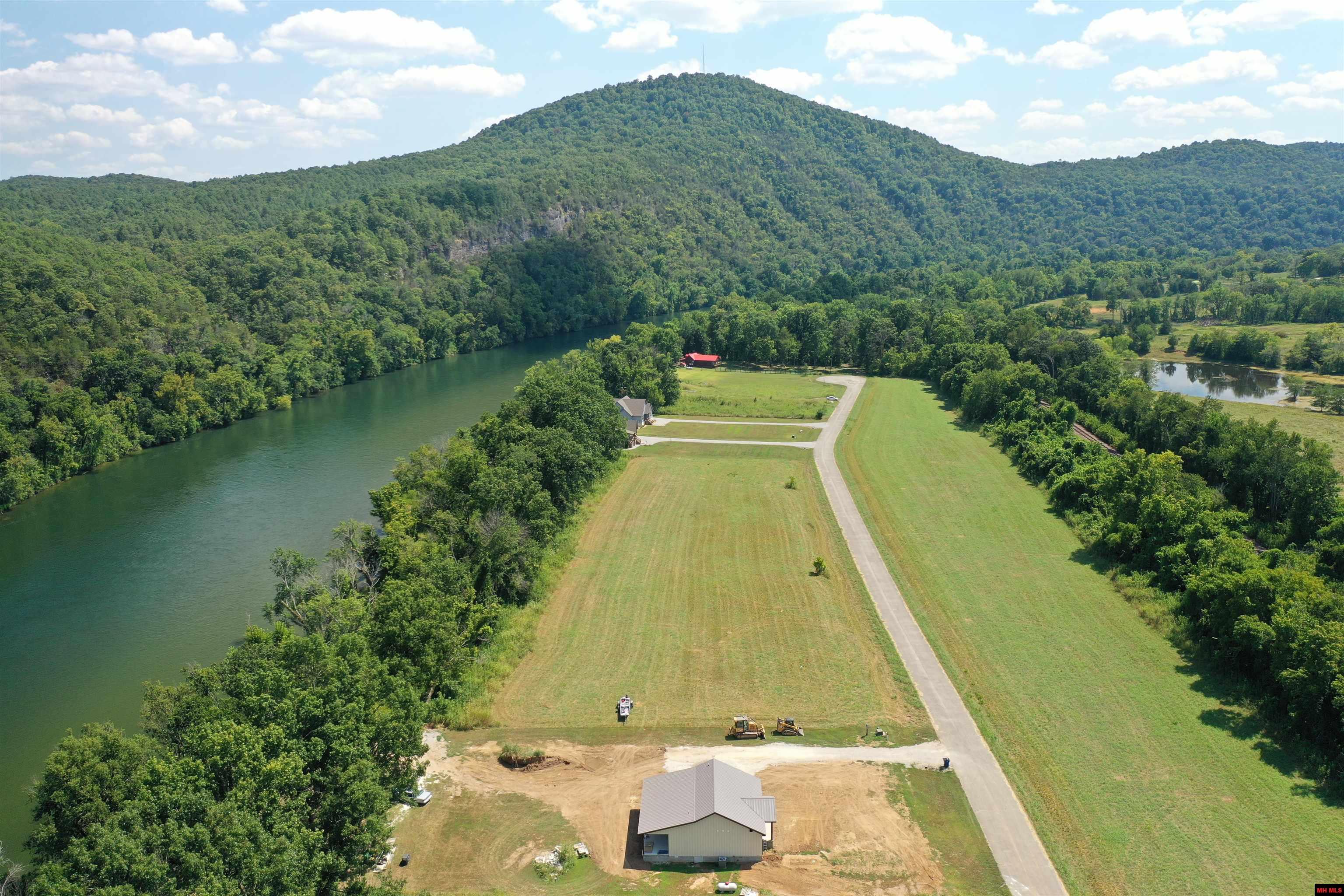 001-11244-036 Travis Terrace