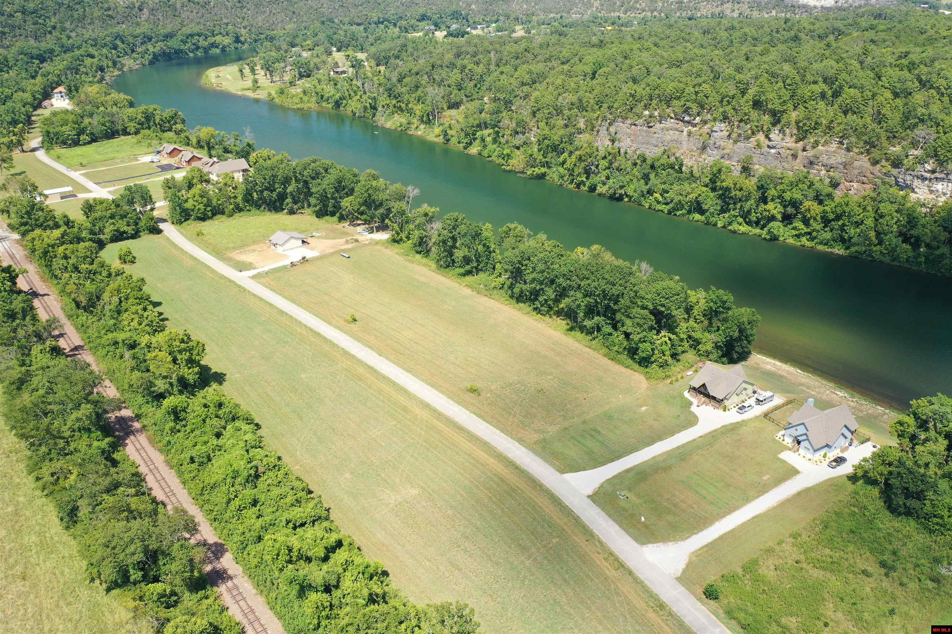 001-11244-036 Travis Terrace