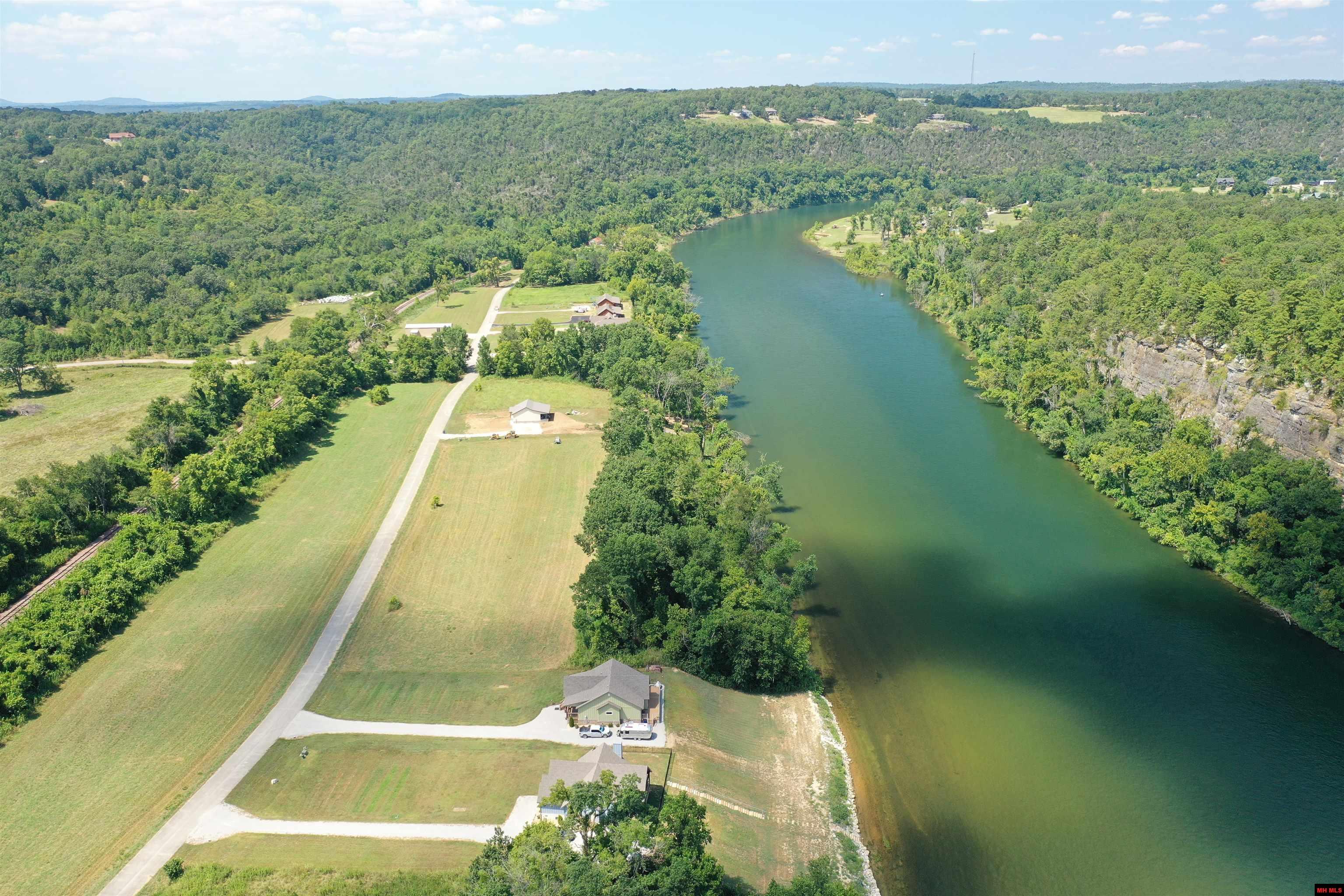 001-11244-036 Travis Terrace