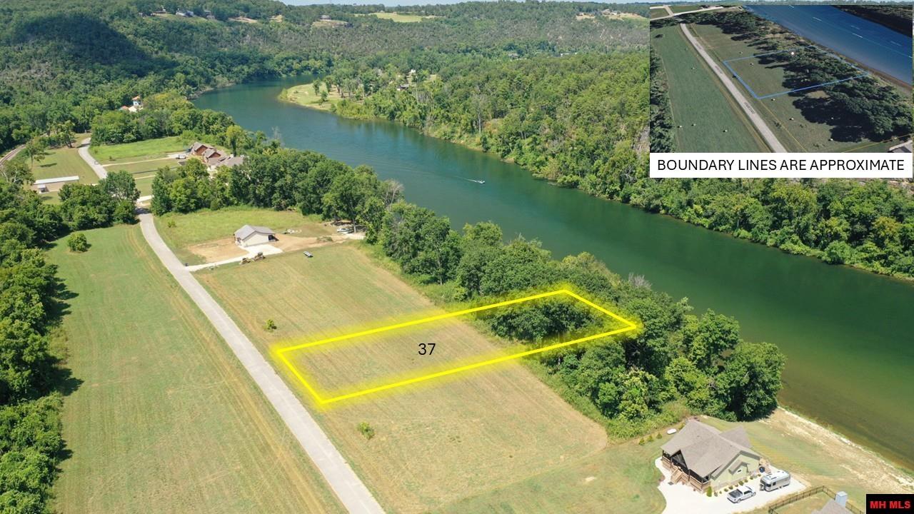 001-11244-036 Travis Terrace