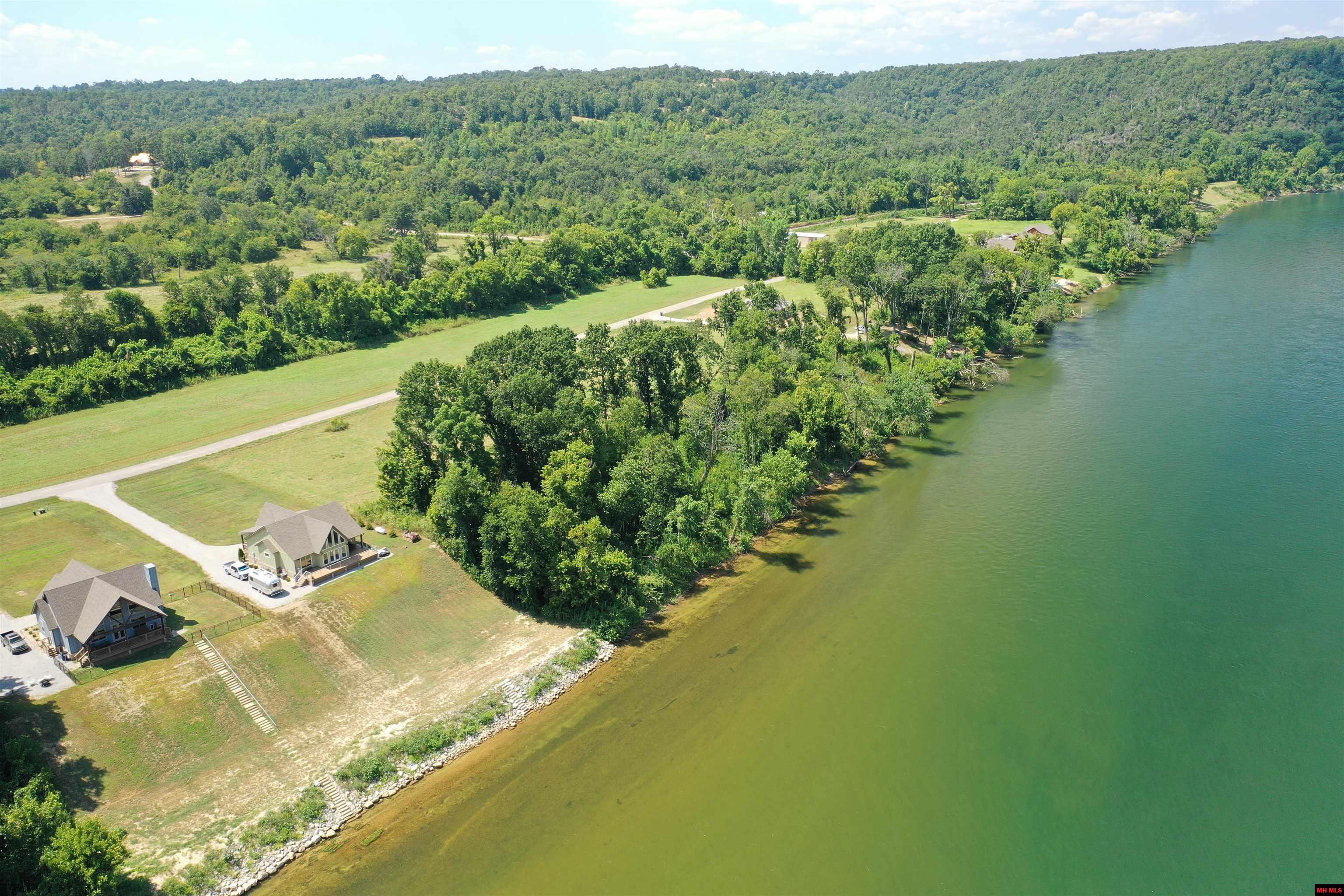 001-11244-036 Travis Terrace