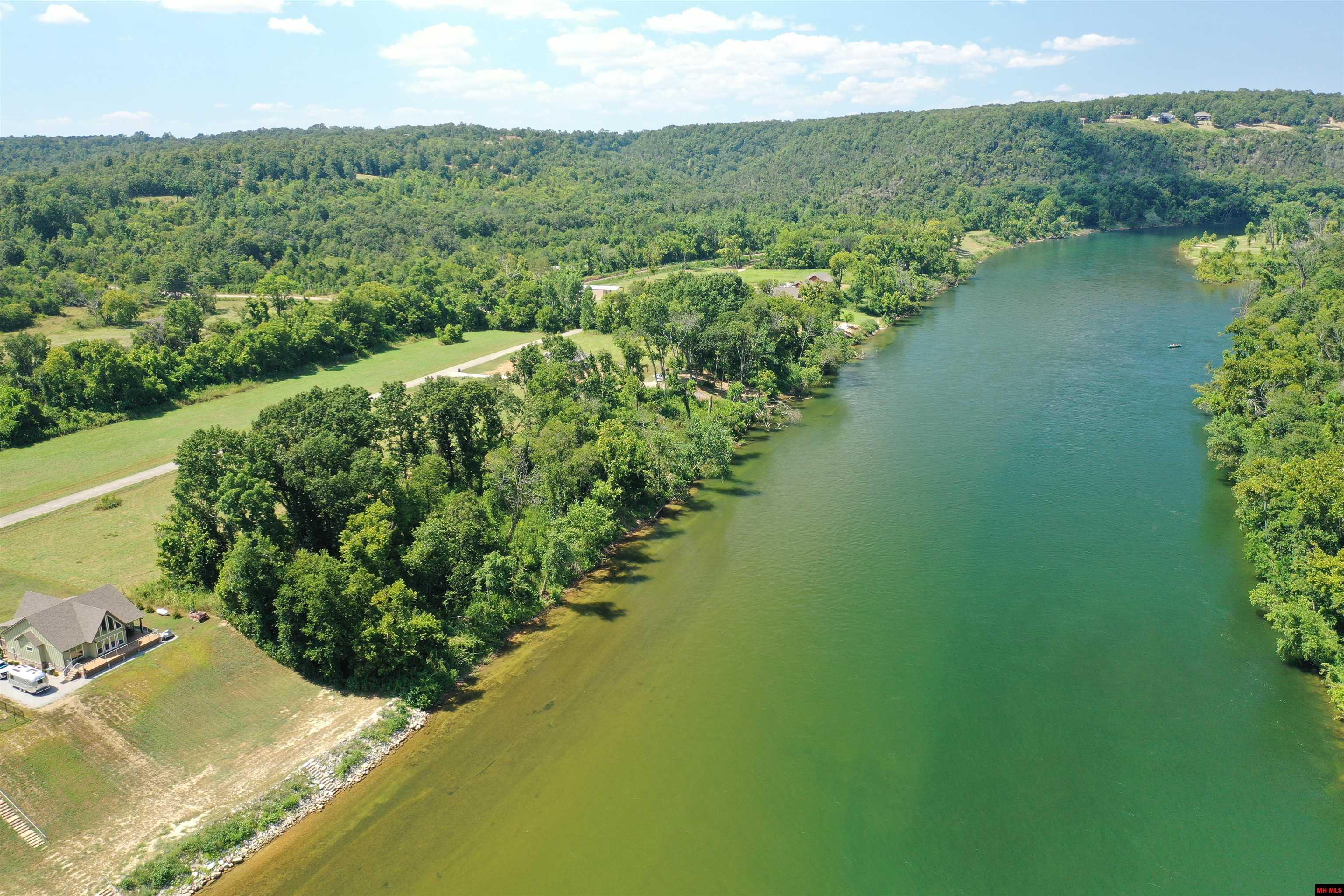 001-11244-036 Travis Terrace