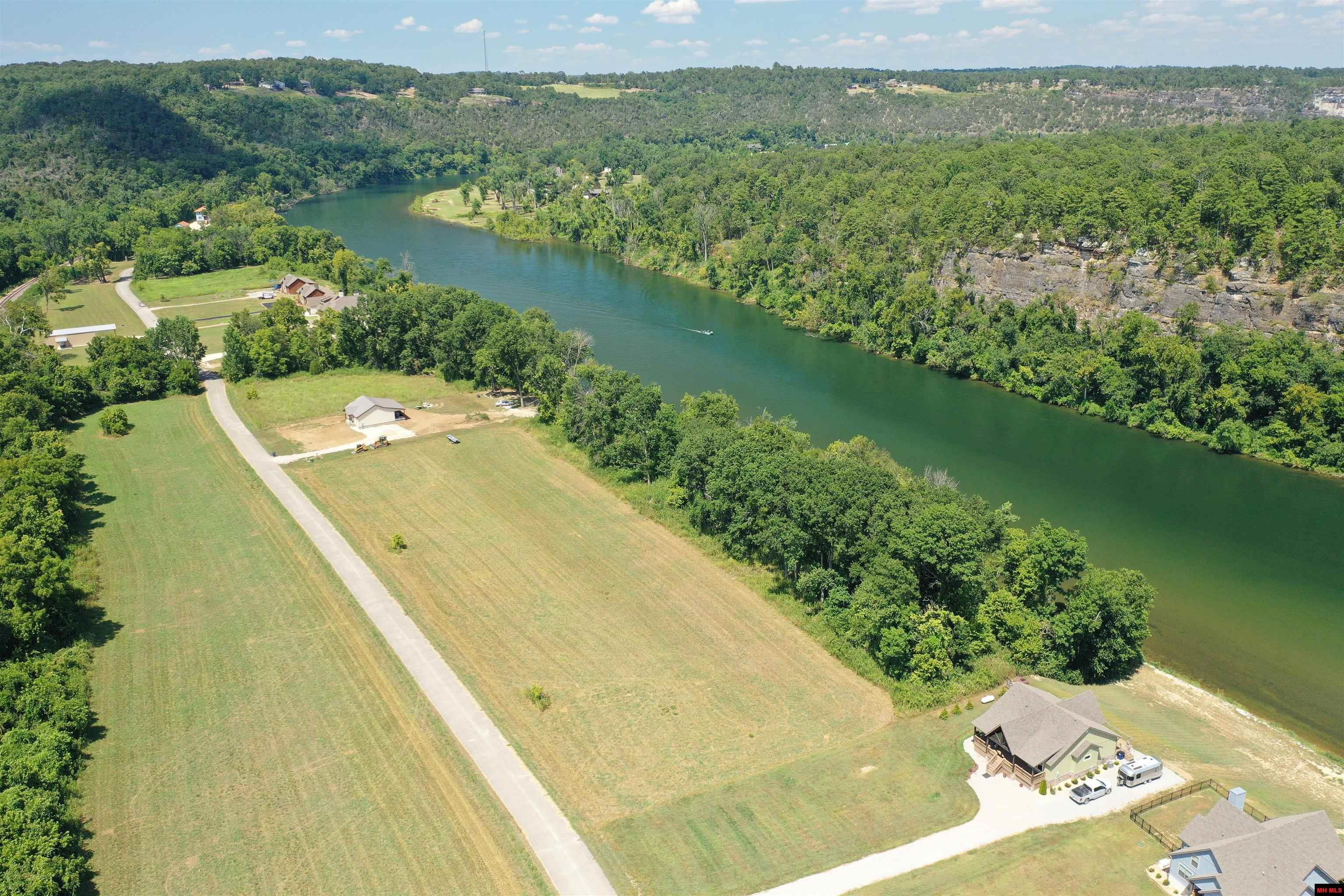 002-11244-036 Travis Terrace