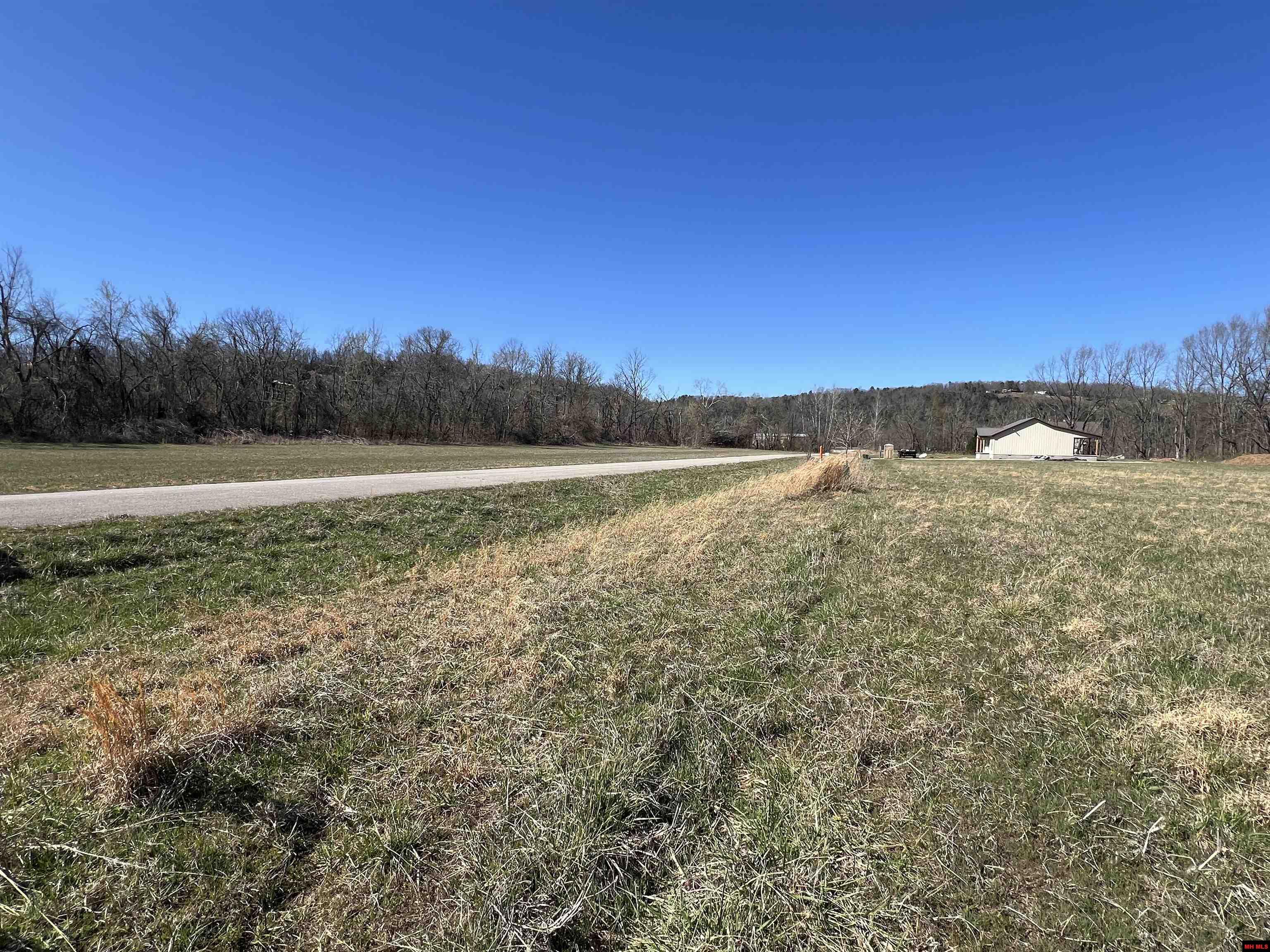 002-11244-036 Travis Terrace