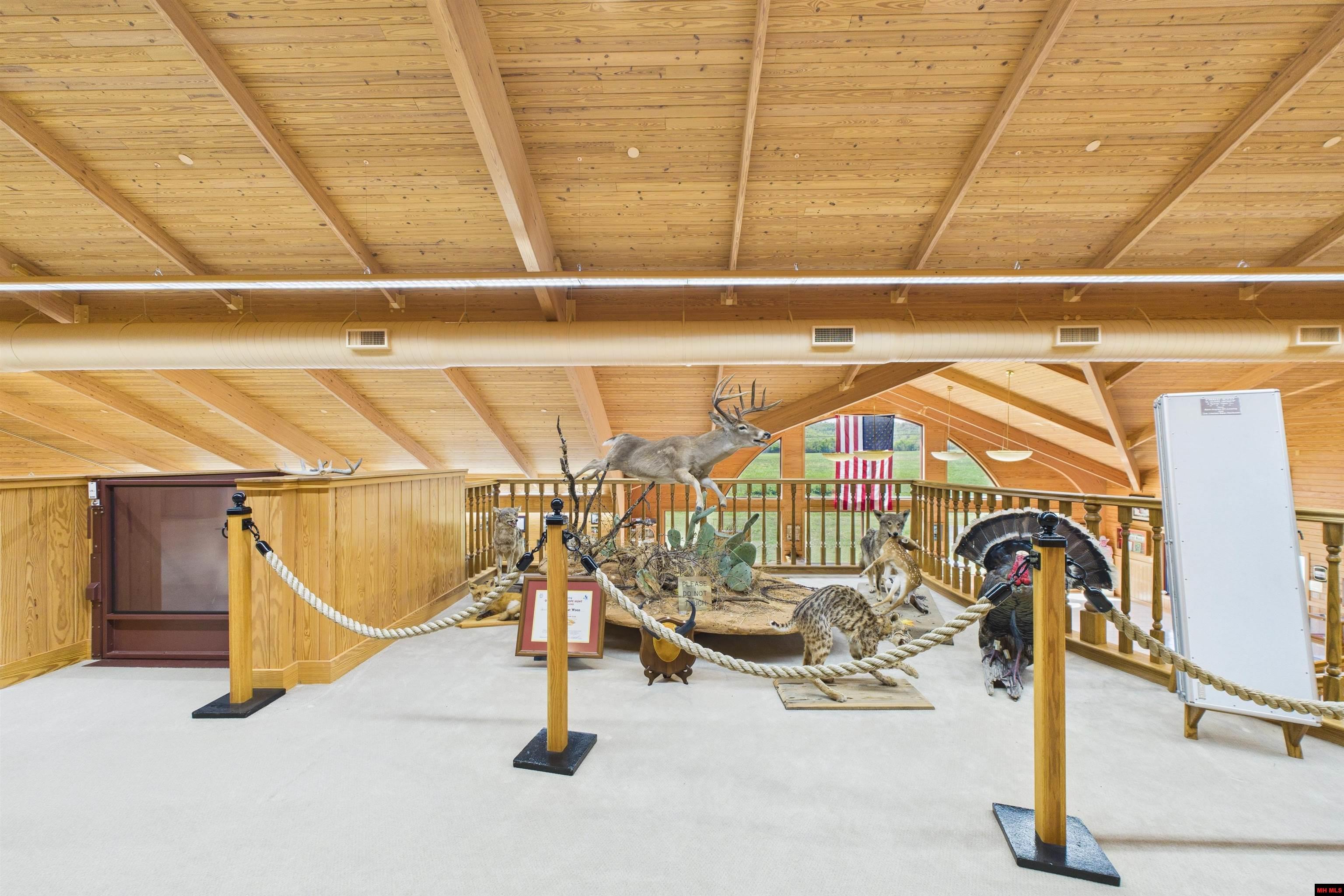 25 AIRPORT ROAD Flippin, AR