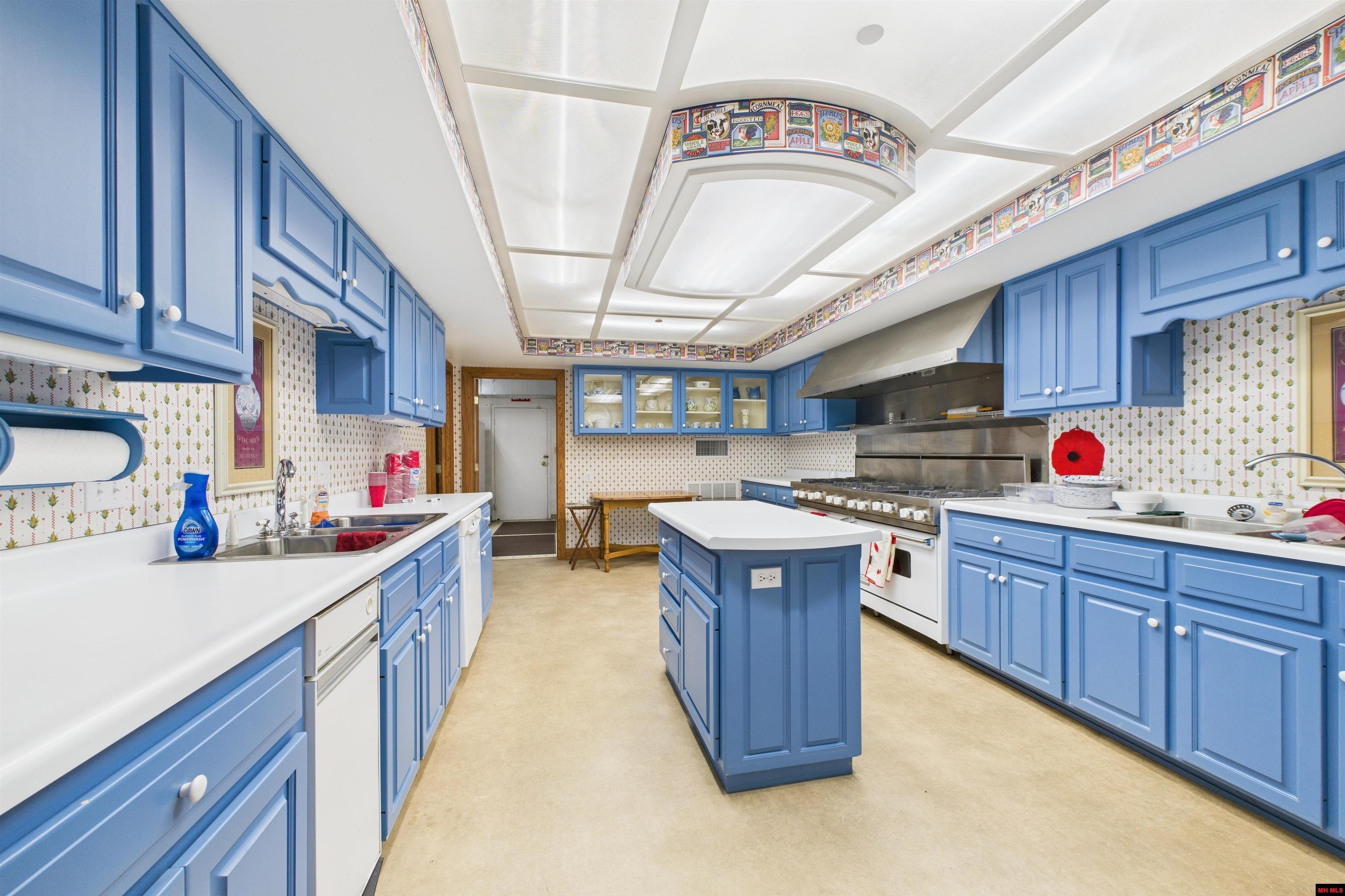 25 AIRPORT ROAD Flippin, AR