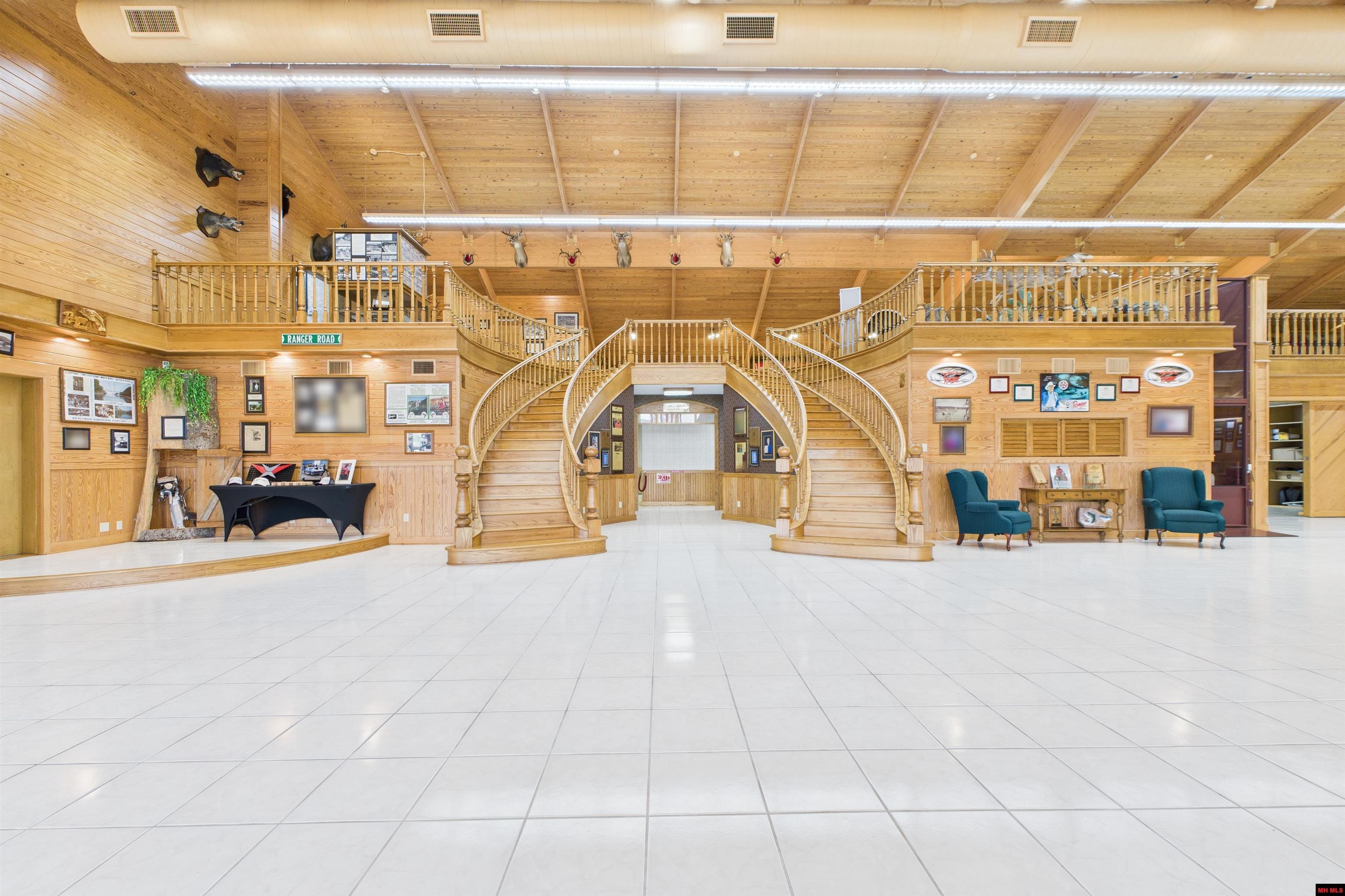 25 AIRPORT ROAD Flippin, AR