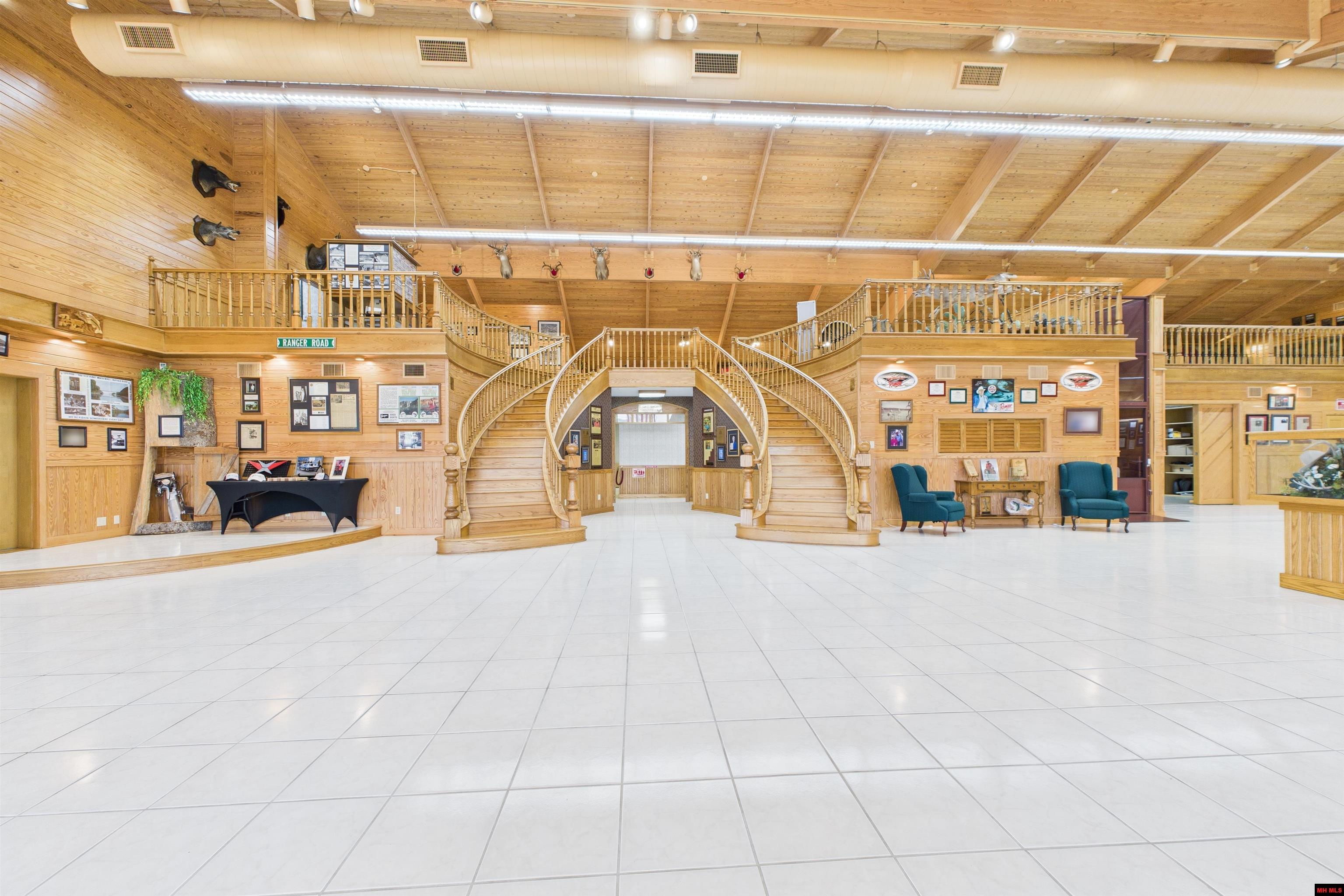 25 AIRPORT ROAD Flippin, AR