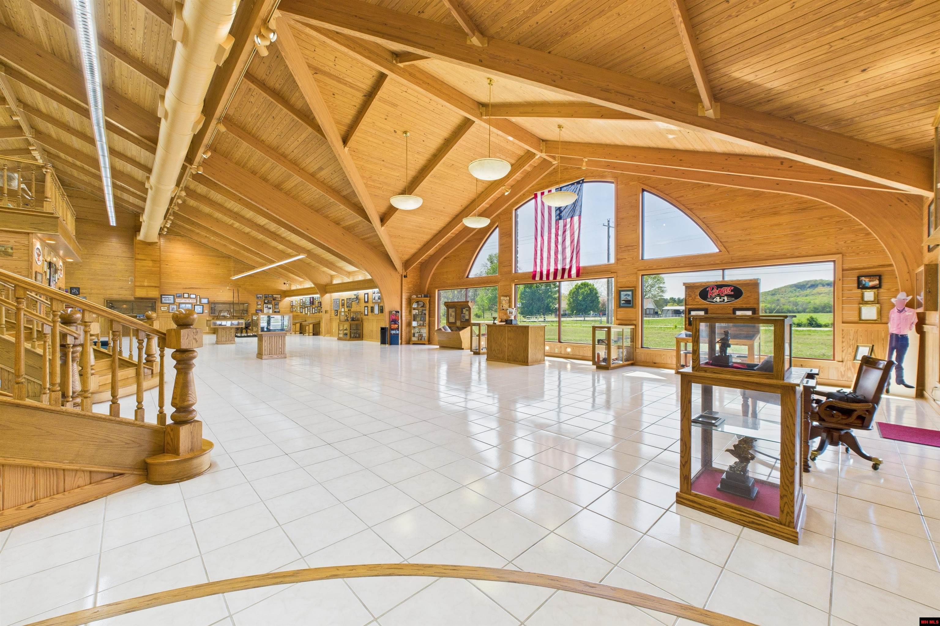 25 AIRPORT ROAD Flippin, AR