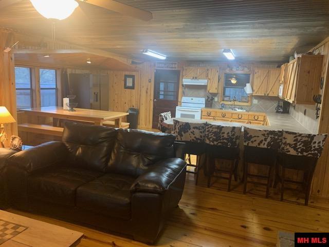 237/236 Pride & Joy Lane