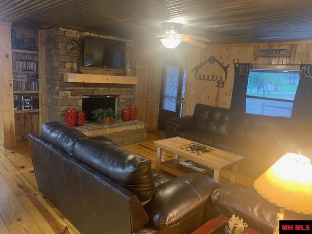 237/236 Pride & Joy Lane