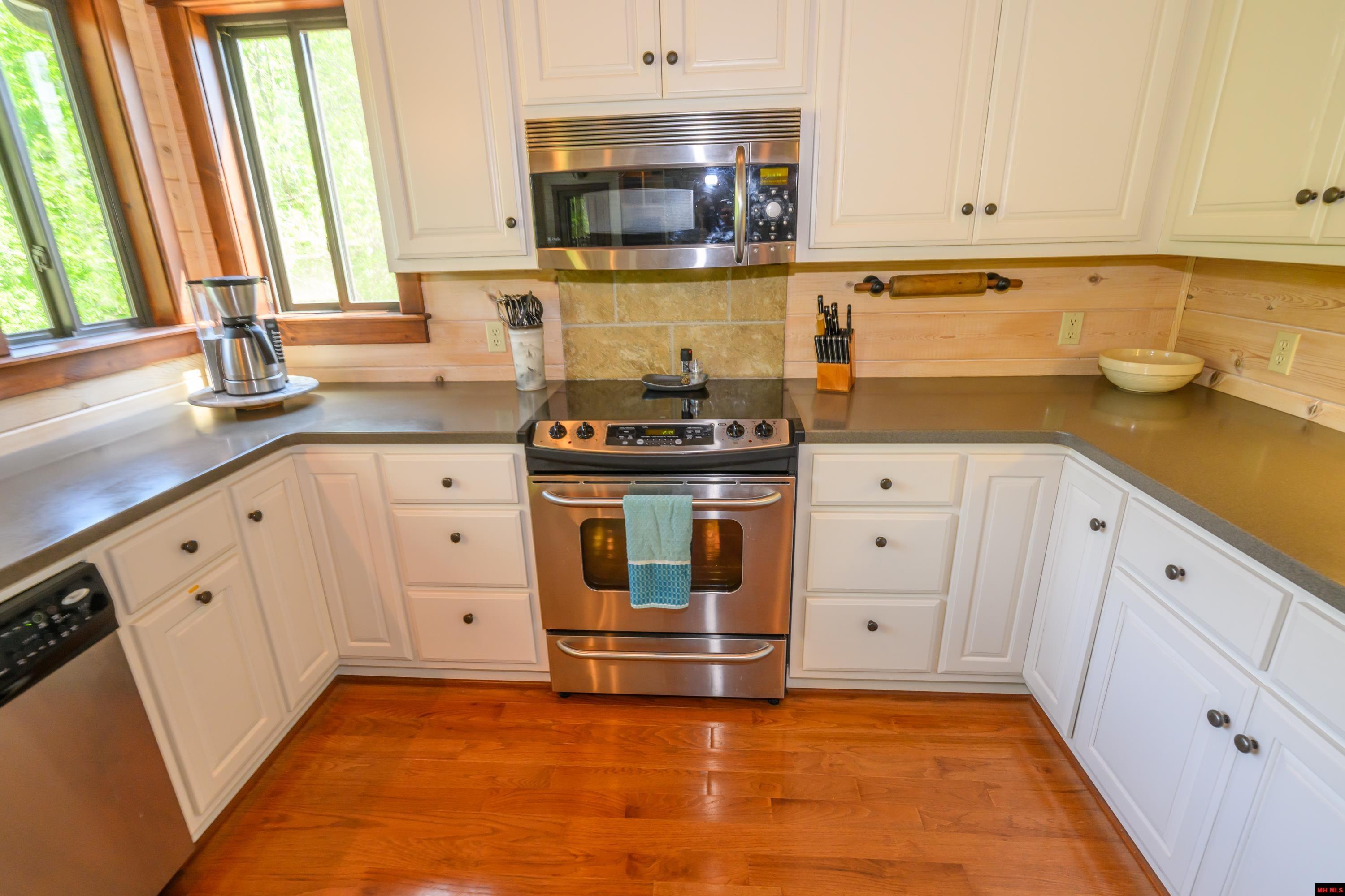 349 MCPHEARSON TERRACE Norfork, AR