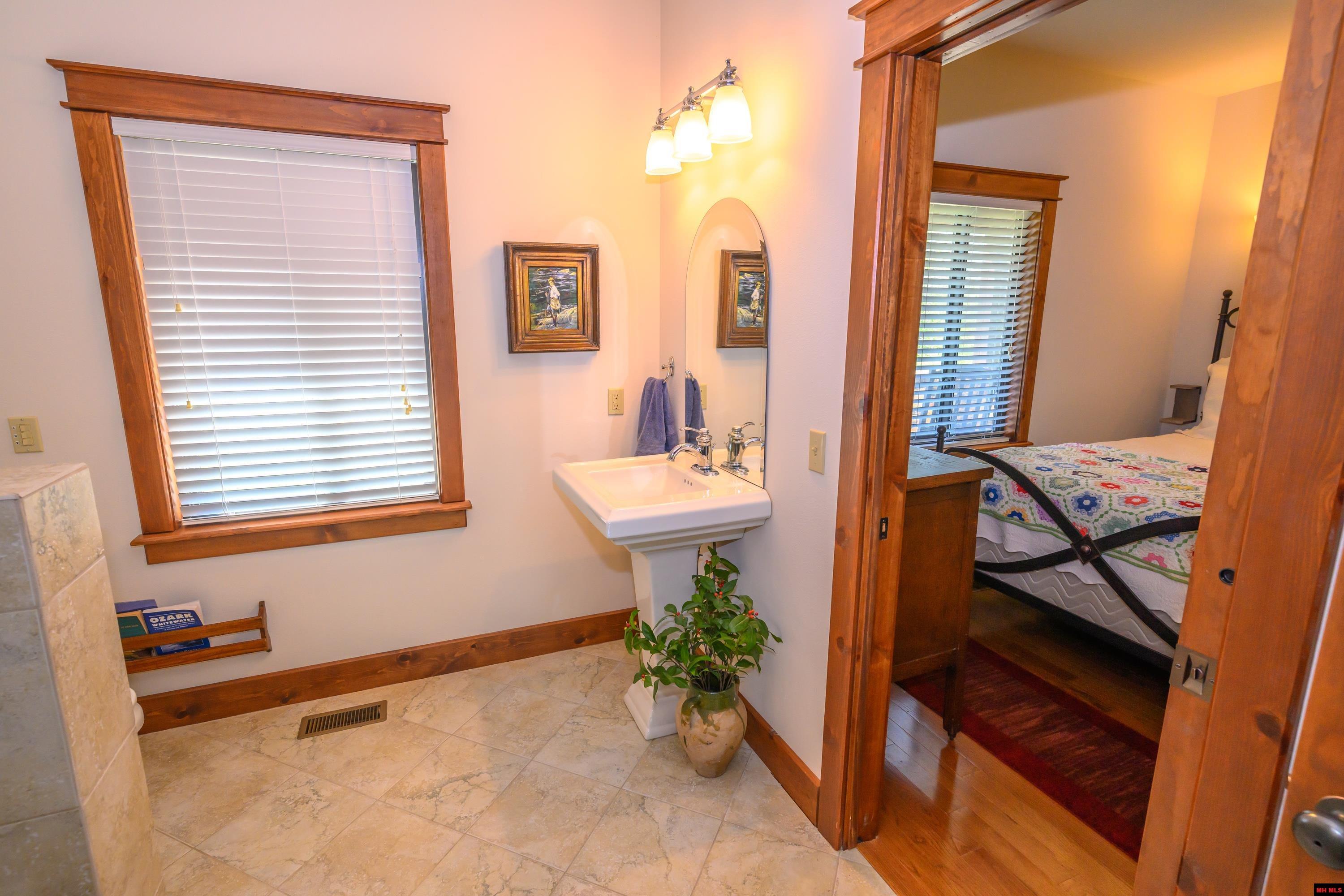 349 MCPHEARSON TERRACE Norfork, AR