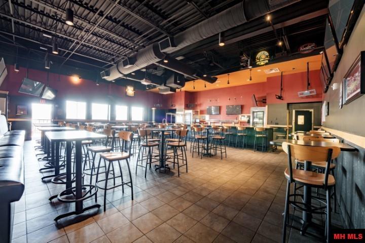 1195 HOMETOWN COMMONS Mountain Home, AR