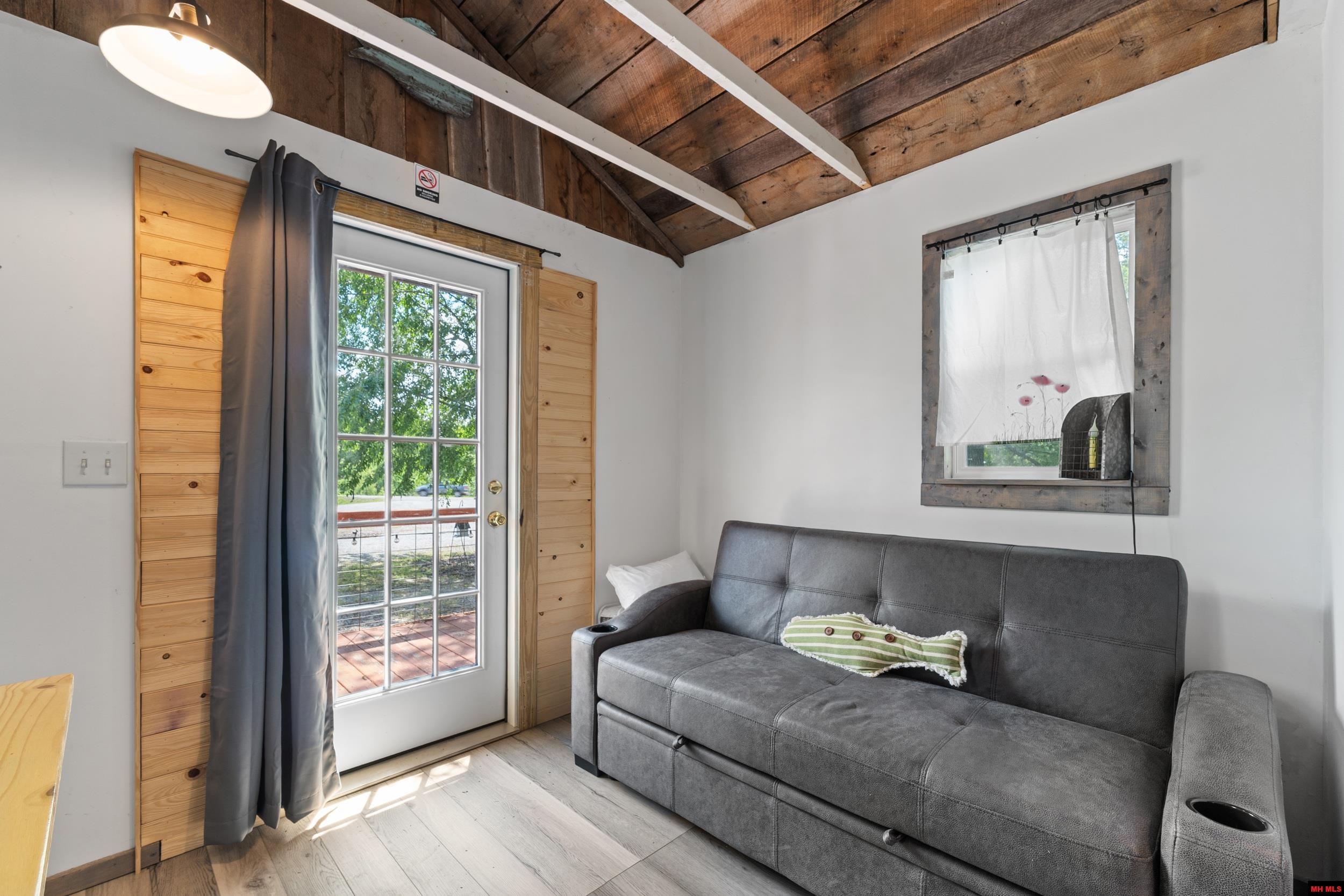 10897 HWY 5 SOUTH Salesville, AR