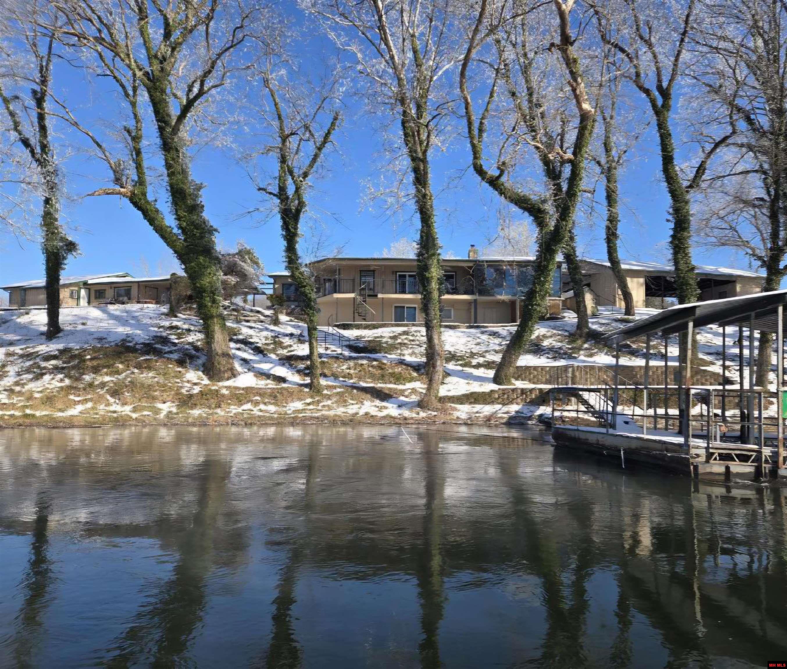 656 Valley Airport Drive