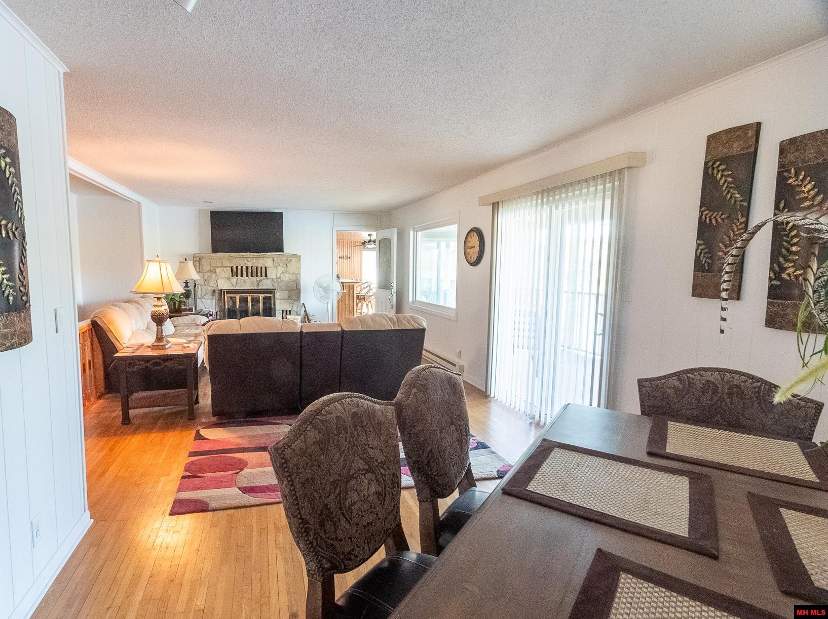 656 Valley Airport Drive