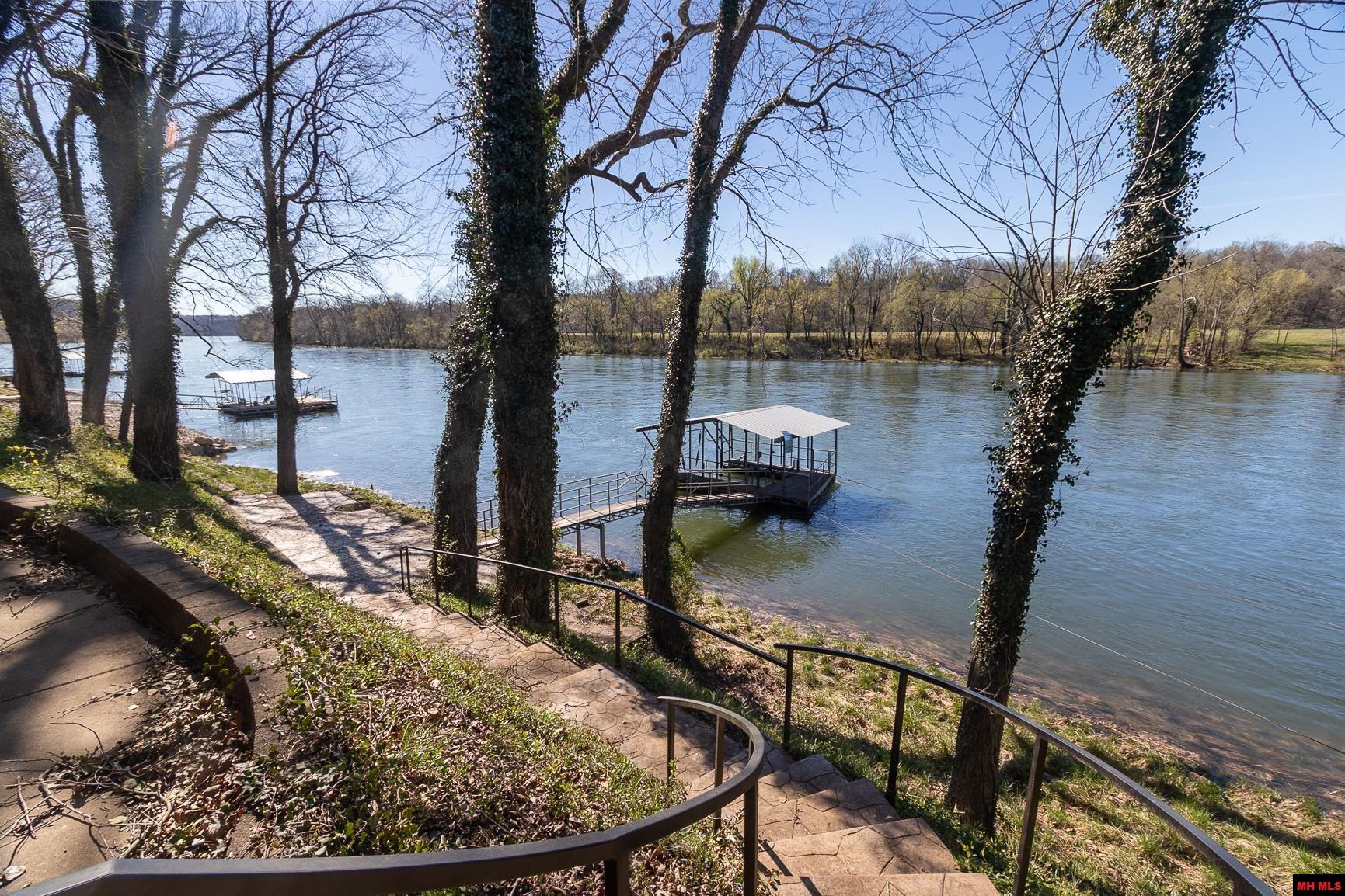 656 Valley Airport Drive