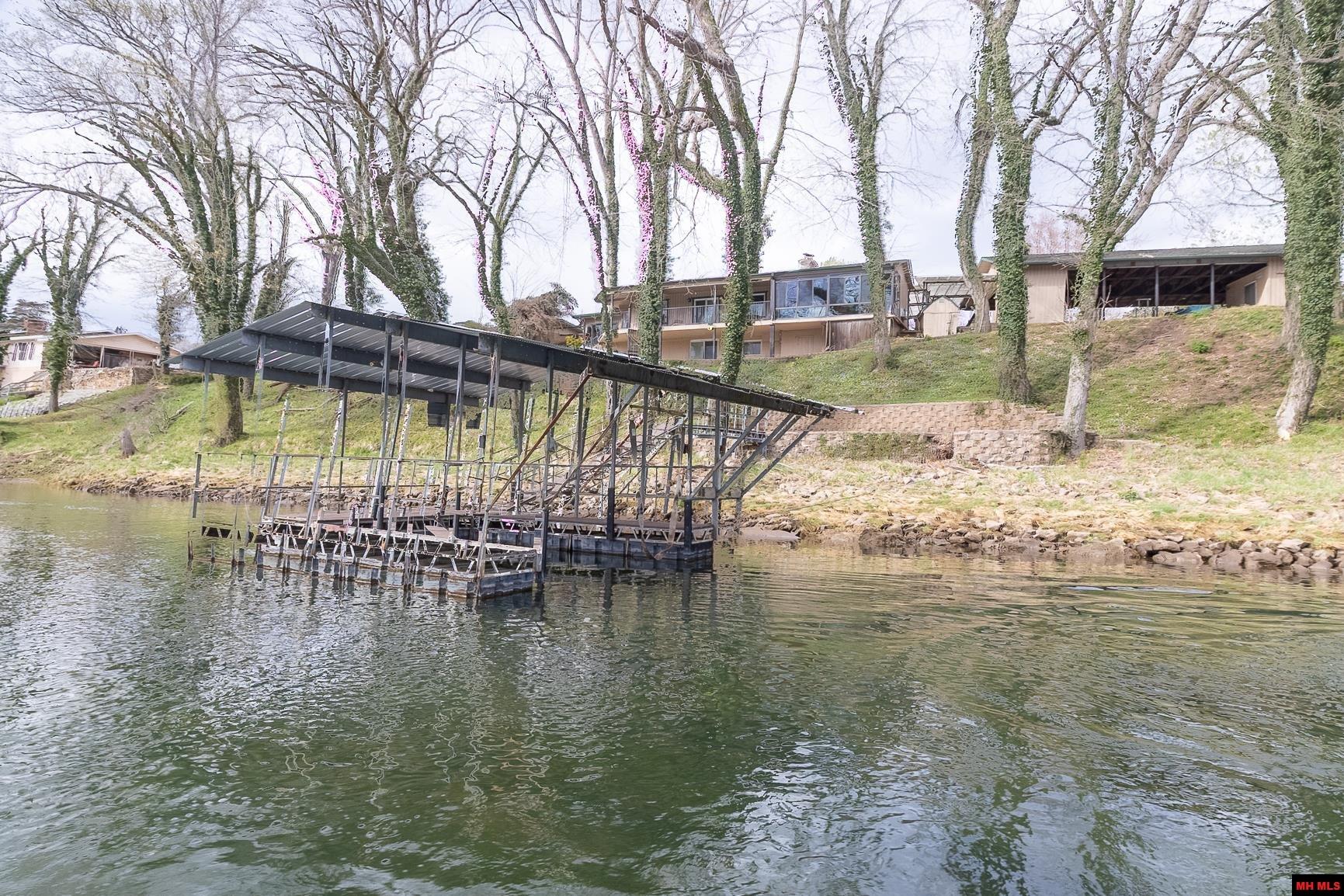 656 Valley Airport Drive