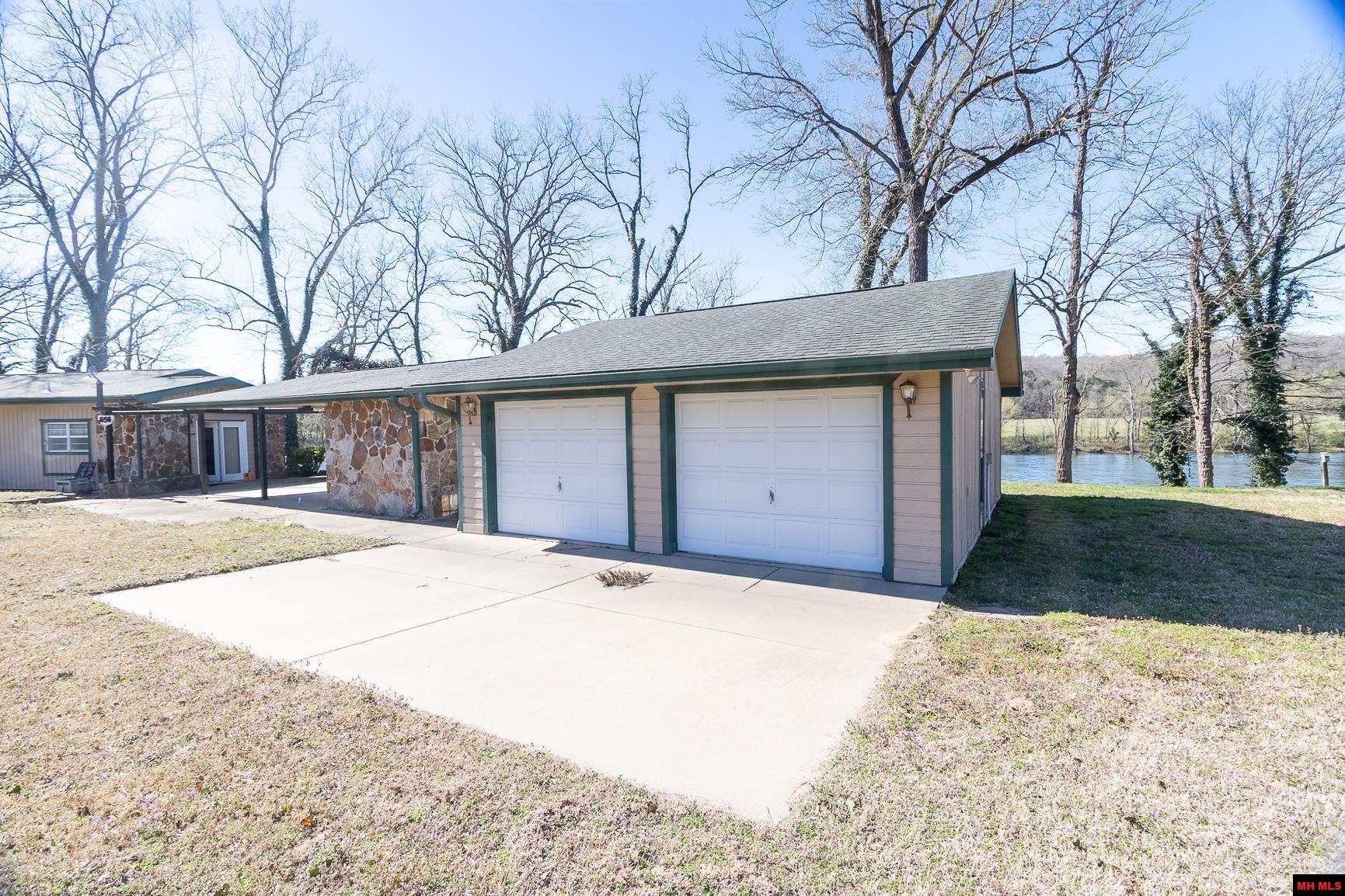 656 Valley Airport Drive