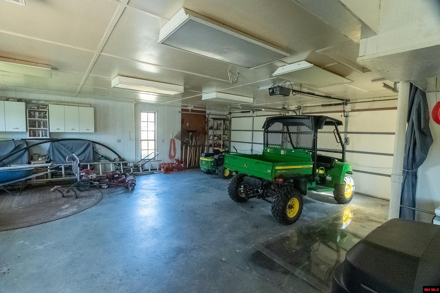 656 Valley Airport Drive