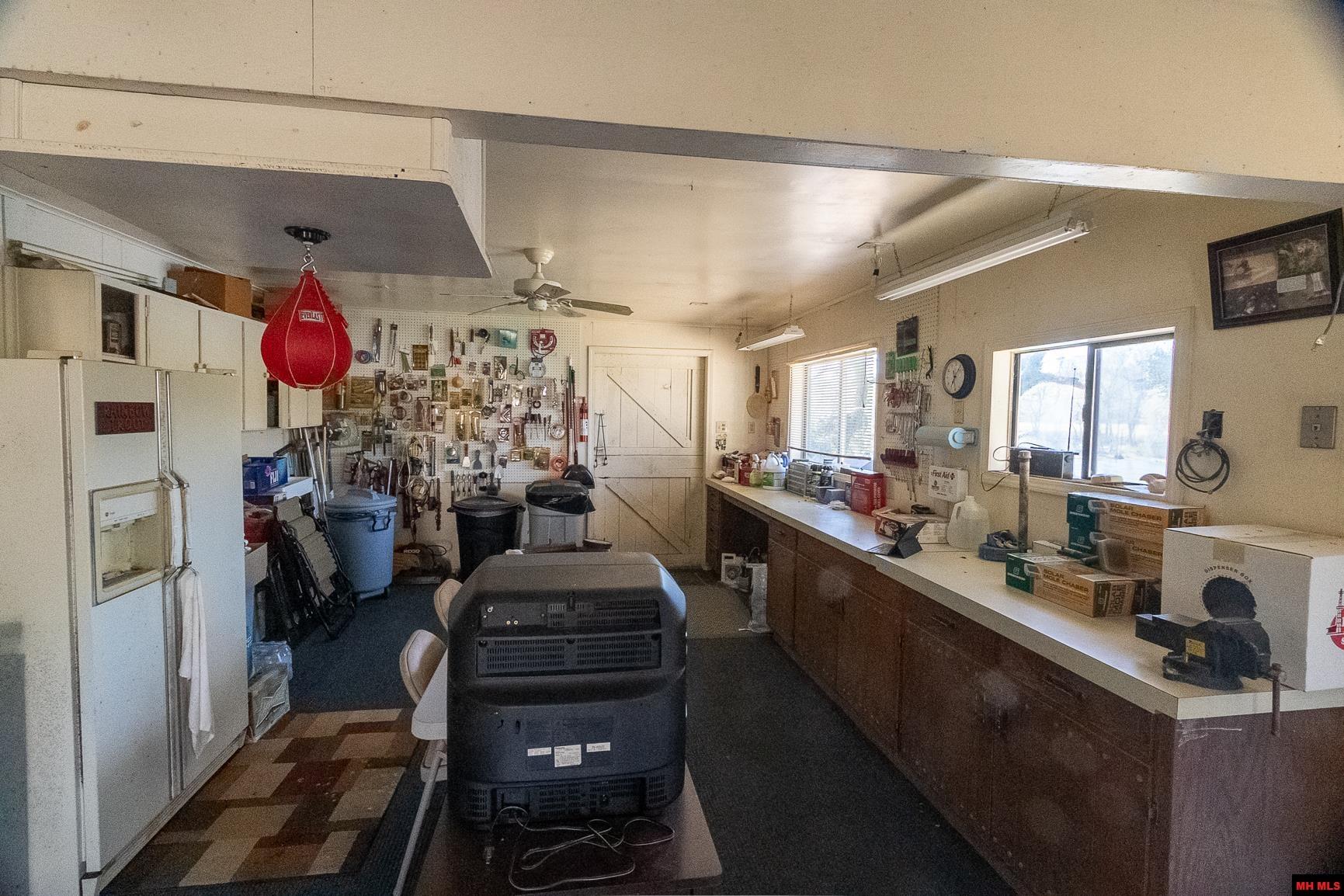 656 Valley Airport Drive