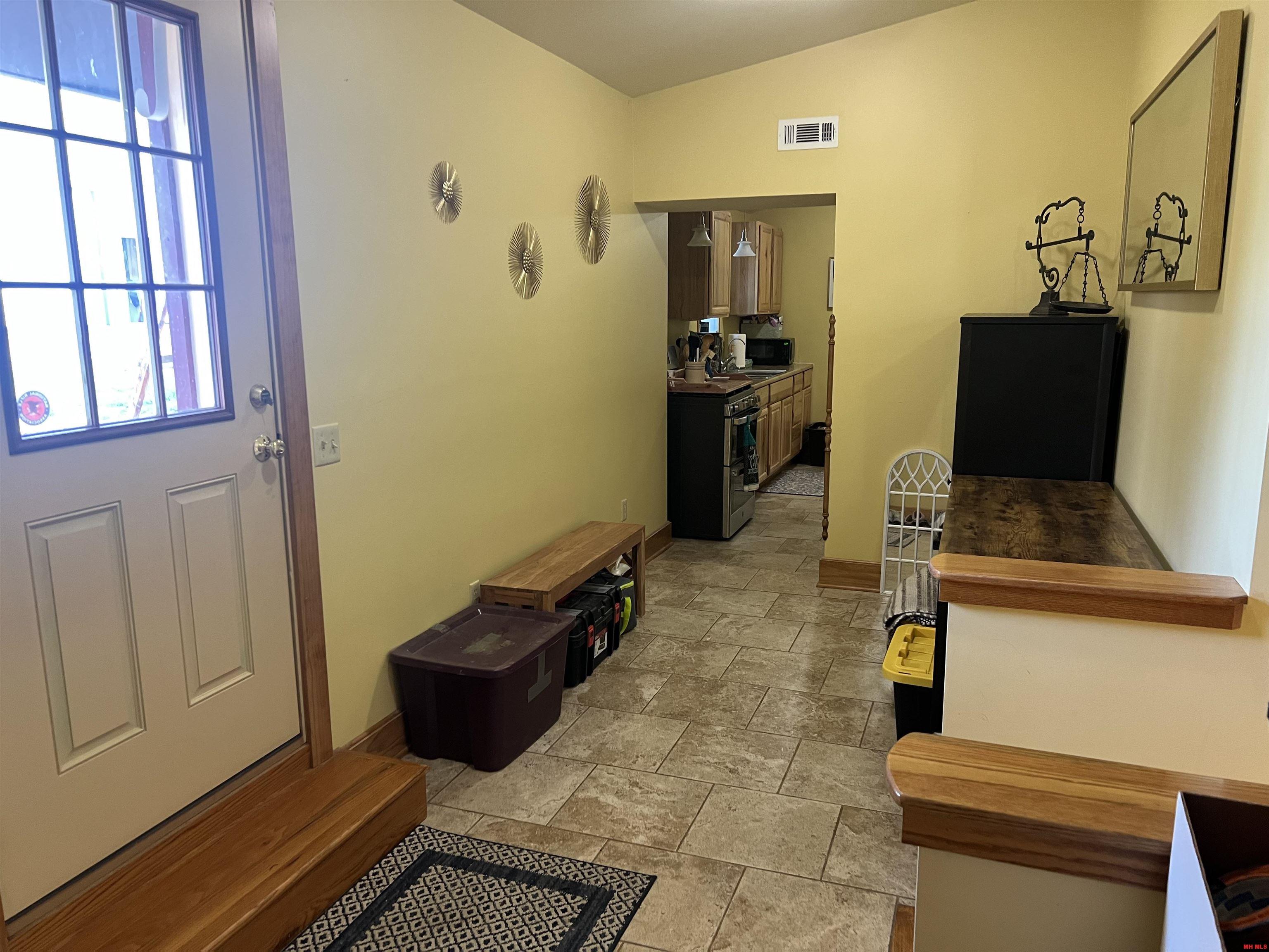 207 & 211 E Old Main Street