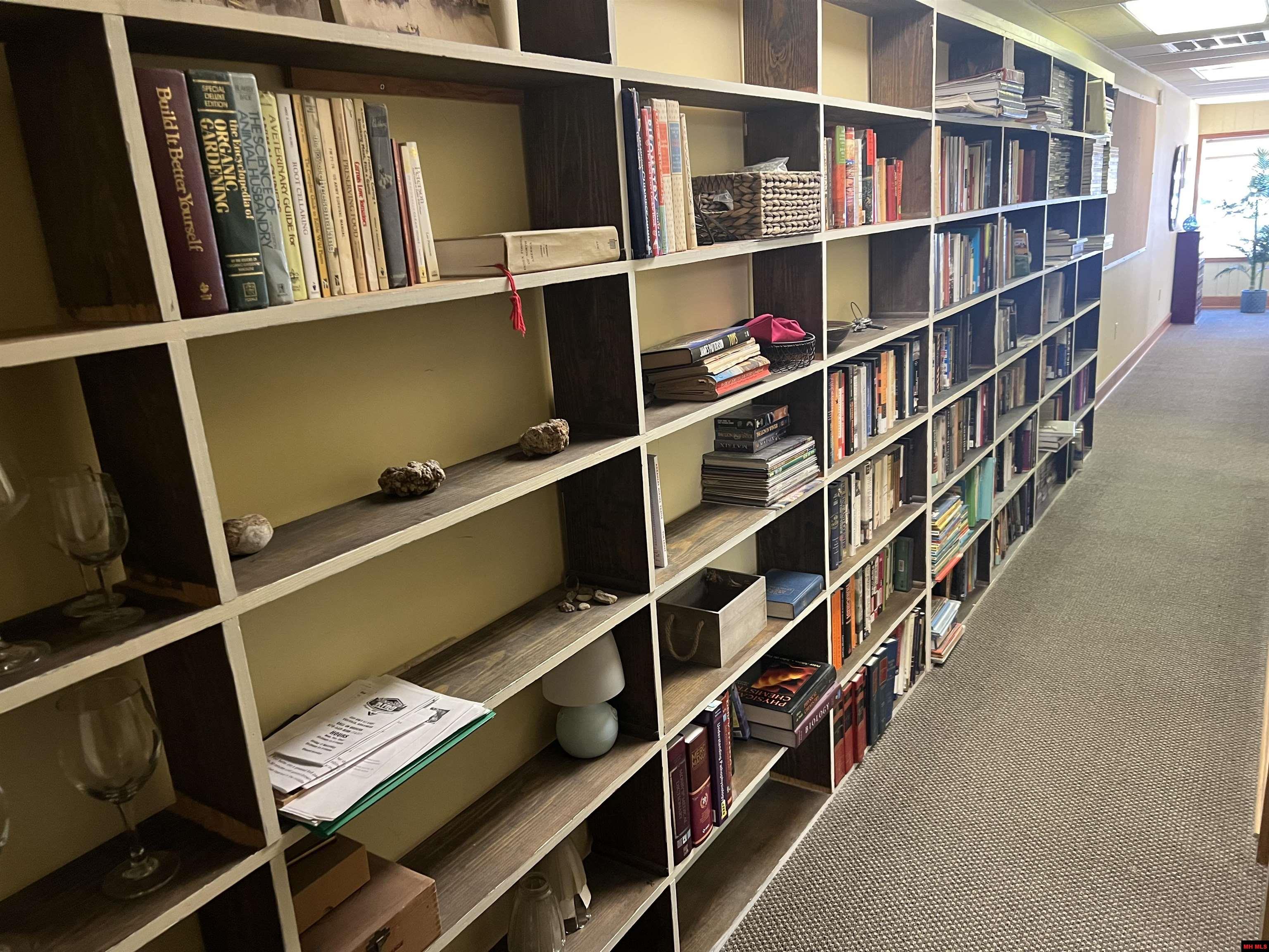 207 & 211 E Old Main Street