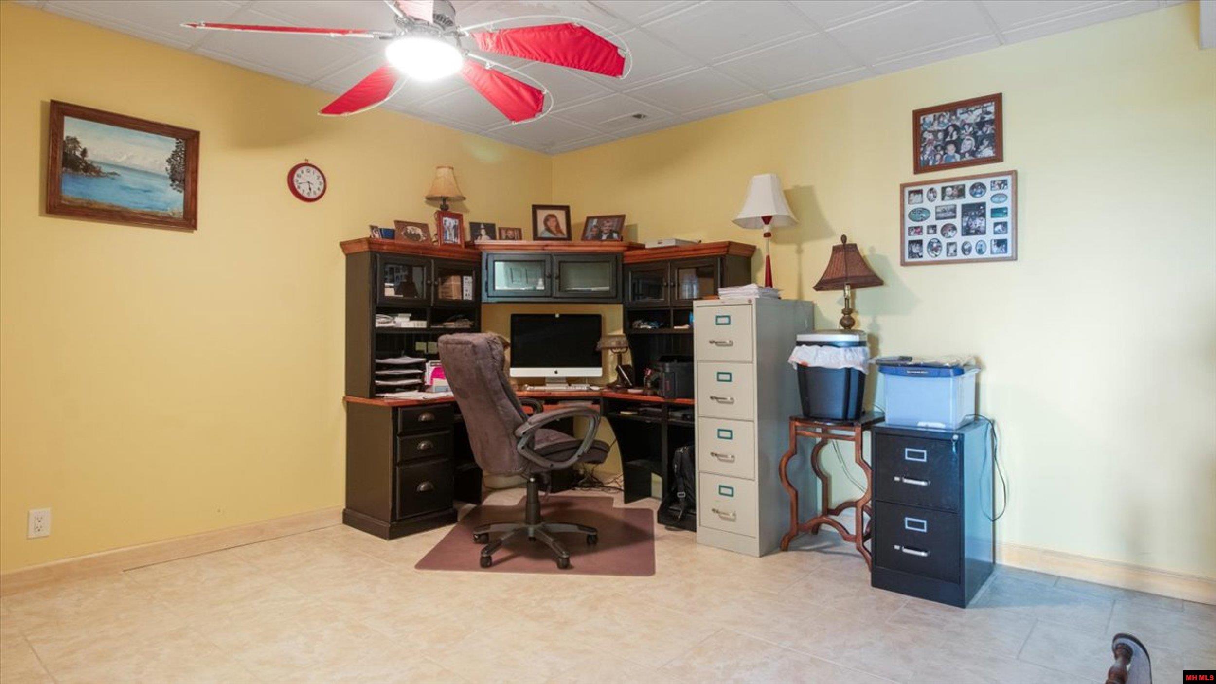 85 MC 142 Oakland, AR 72661