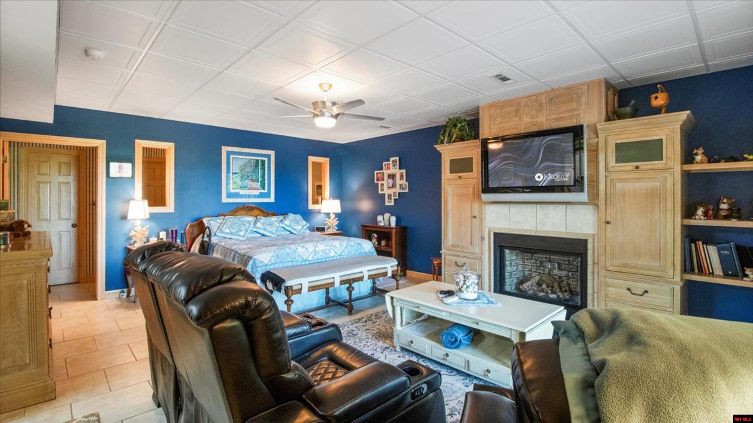 85 MC 142 Oakland, AR 72661