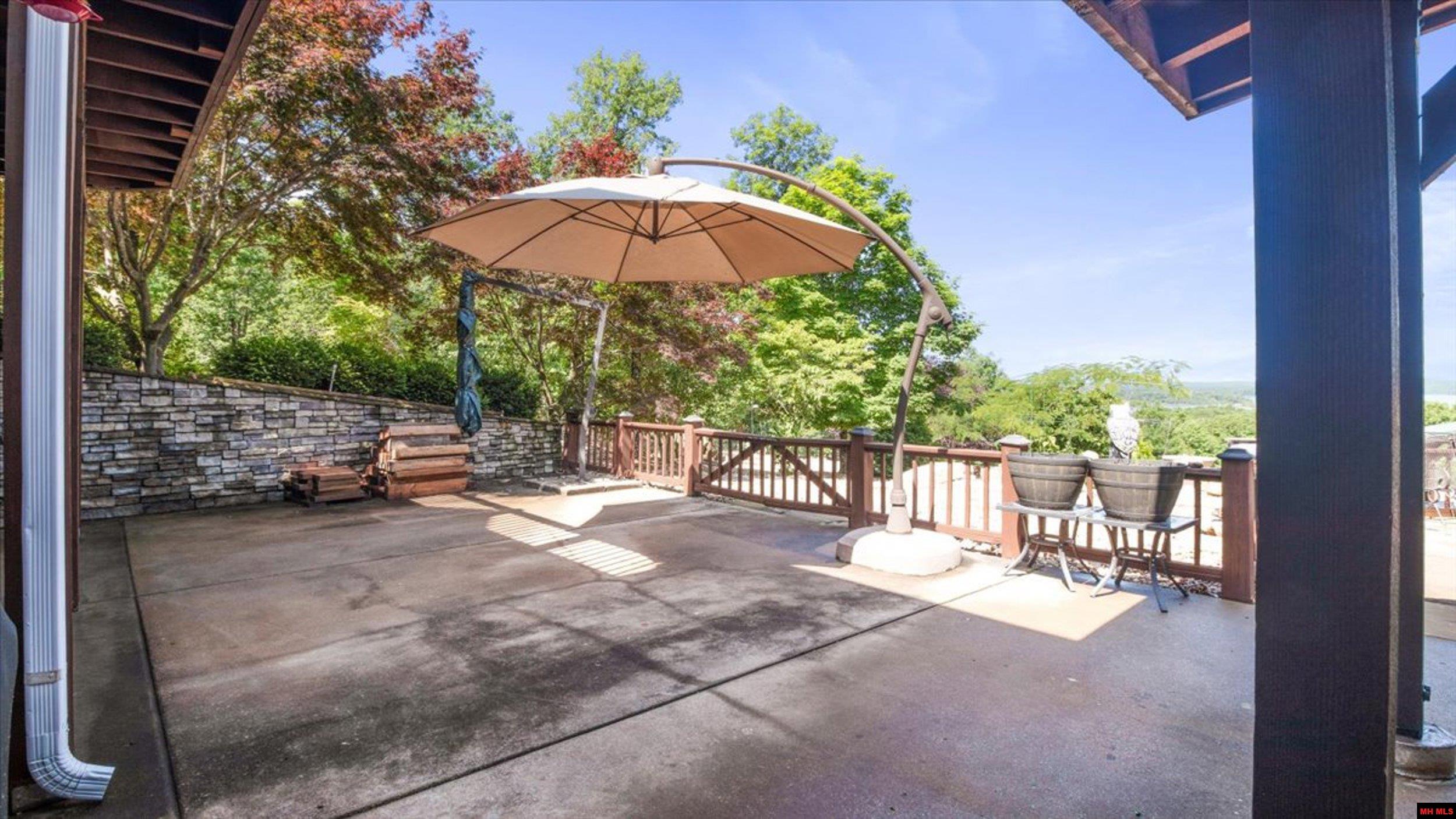 85 MC 142 Oakland, AR 72661