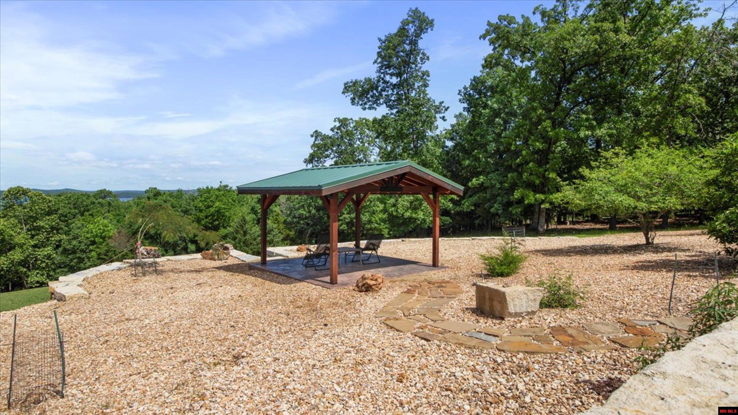 85 MC 142 Oakland, AR 72661