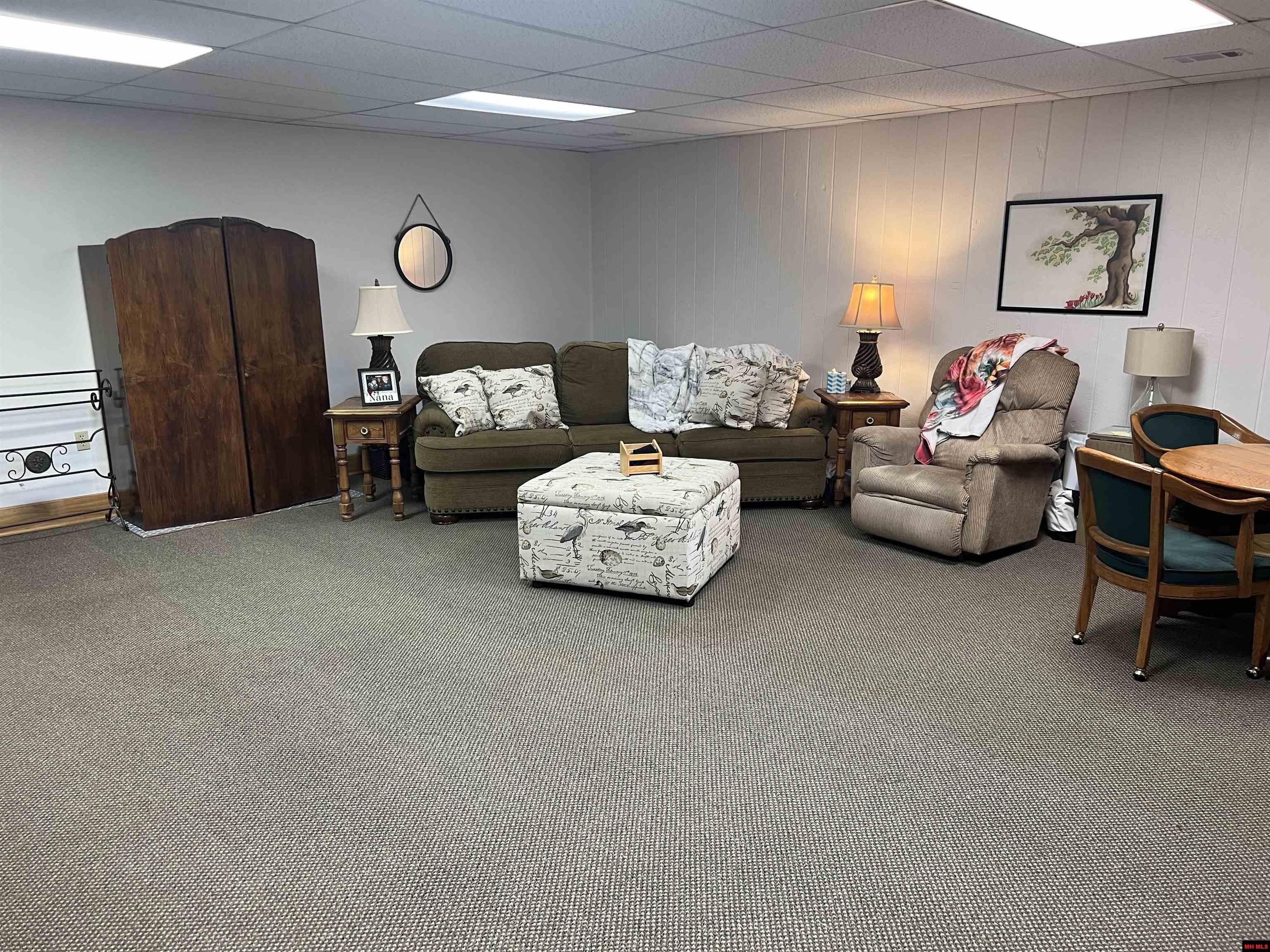 207 & 211 Old Main Street