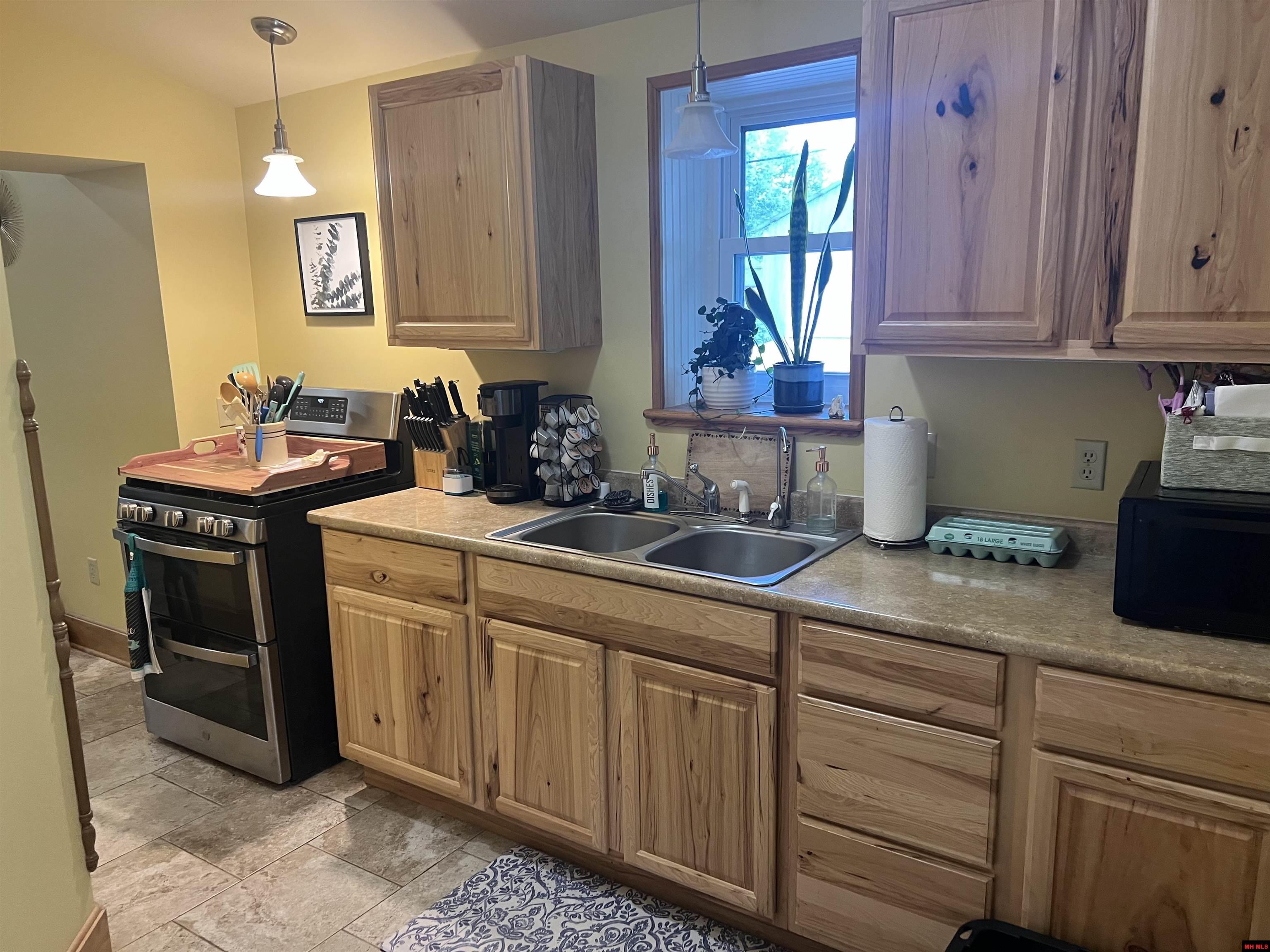 207 & 211 Old Main Street