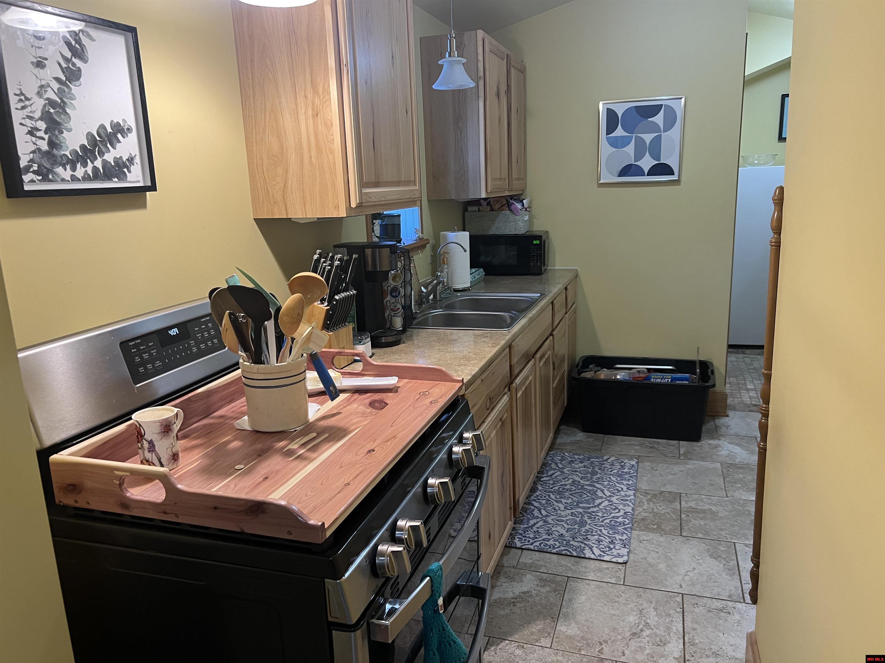 207 & 211 Old Main Street