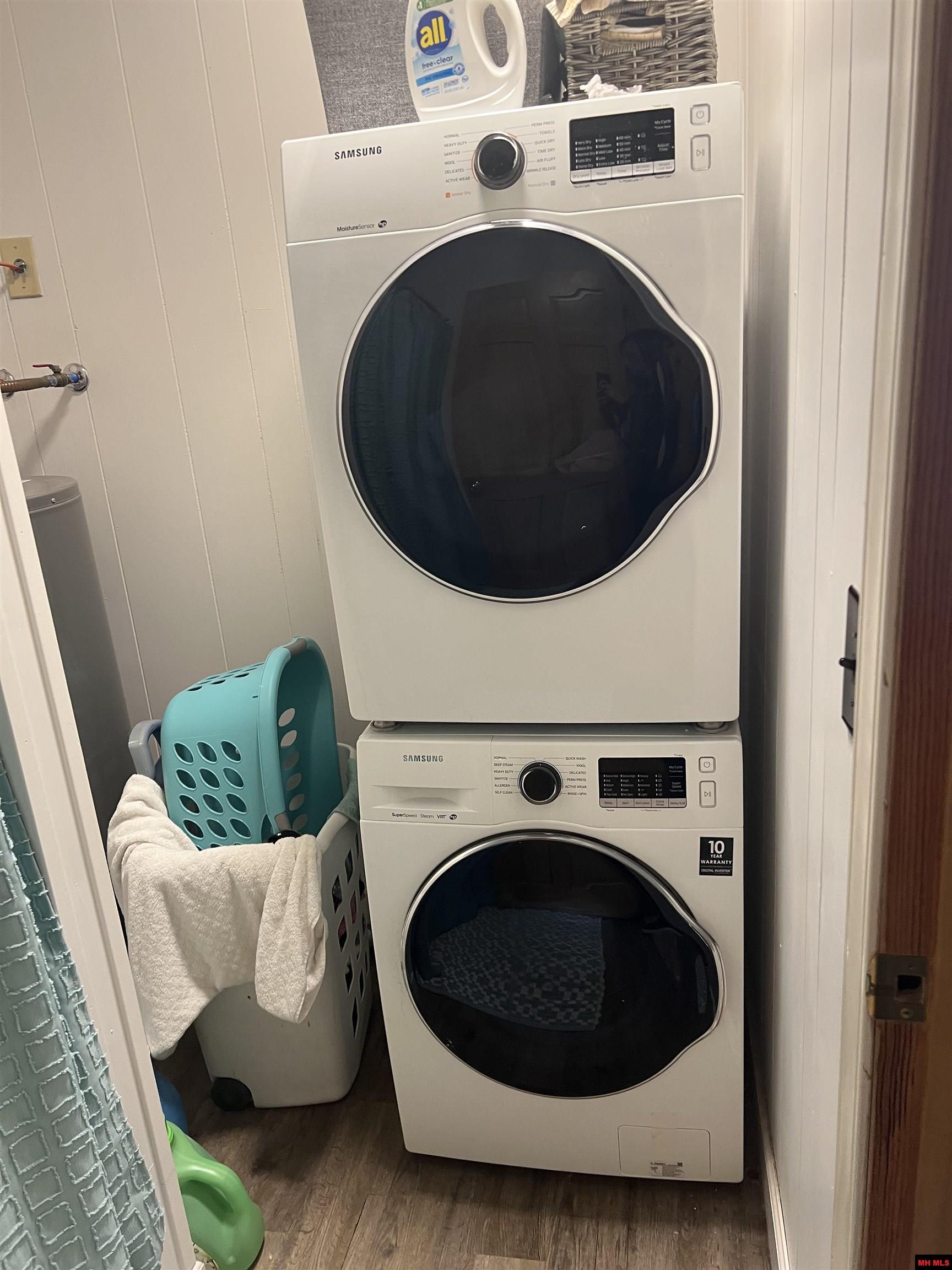 207 & 211 Old Main Street