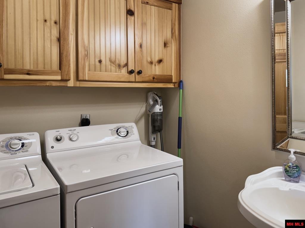 1 Mullett's Landing Road