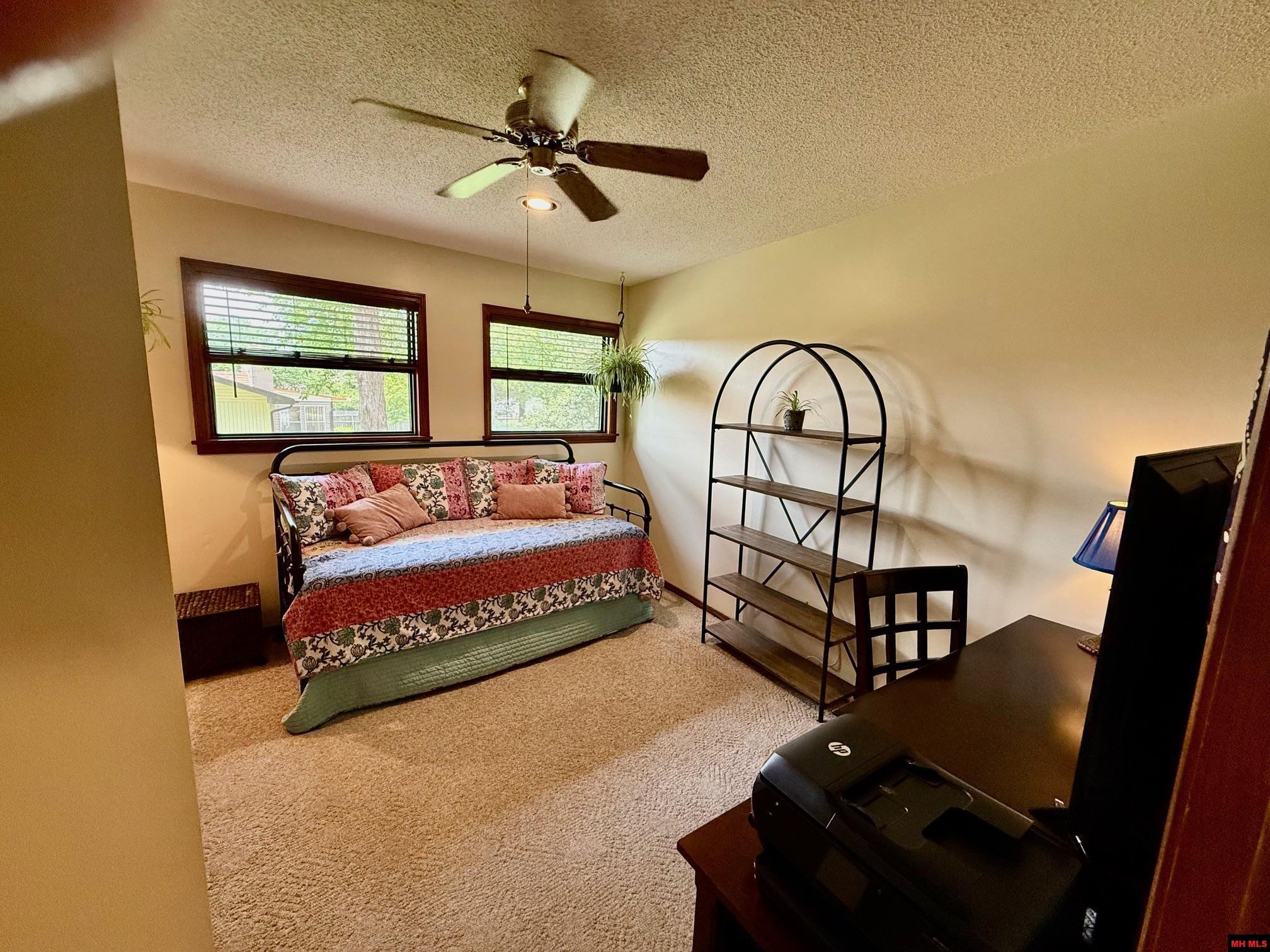 208 S Kingswood Drive