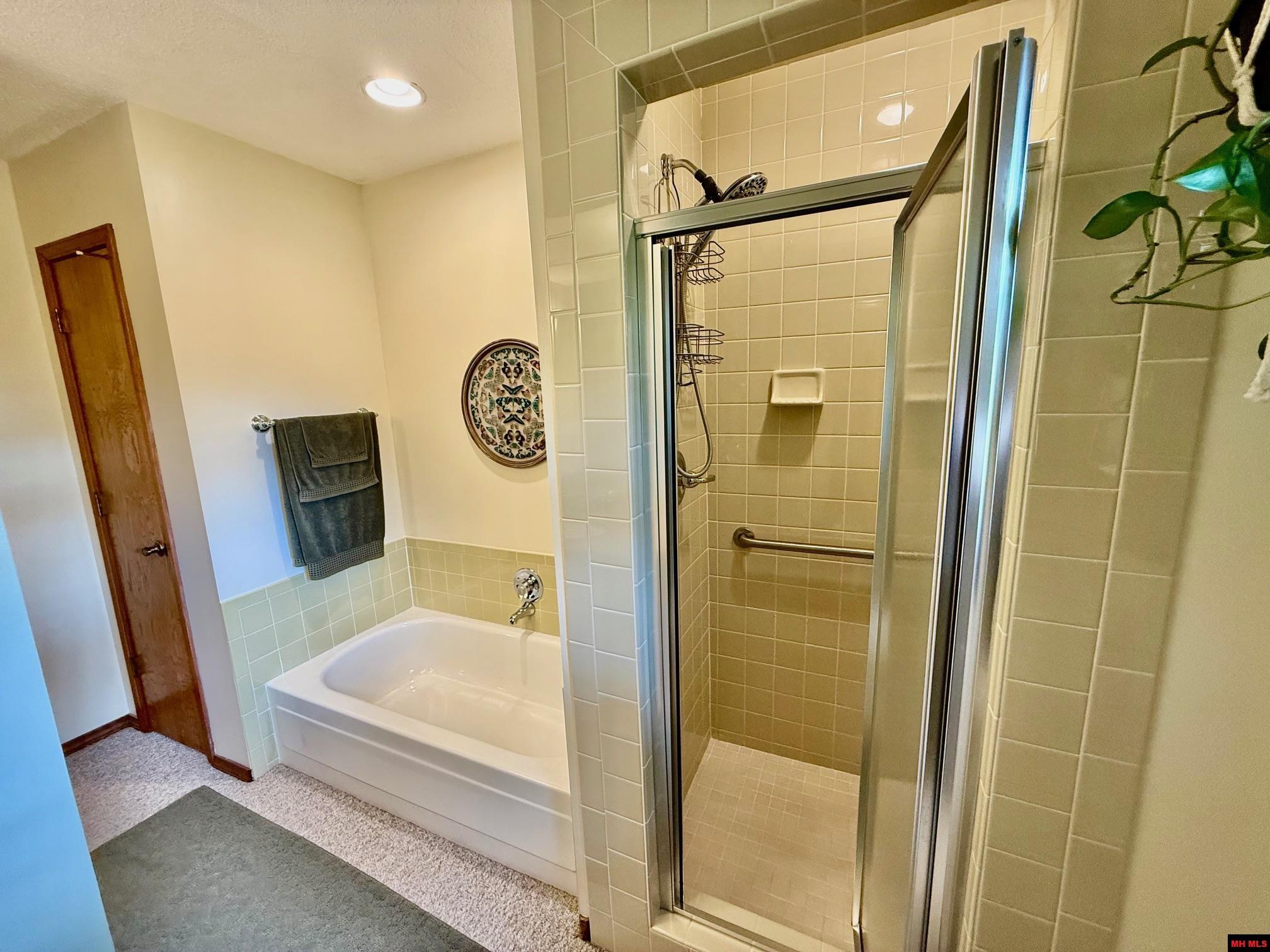 208 S Kingswood Drive