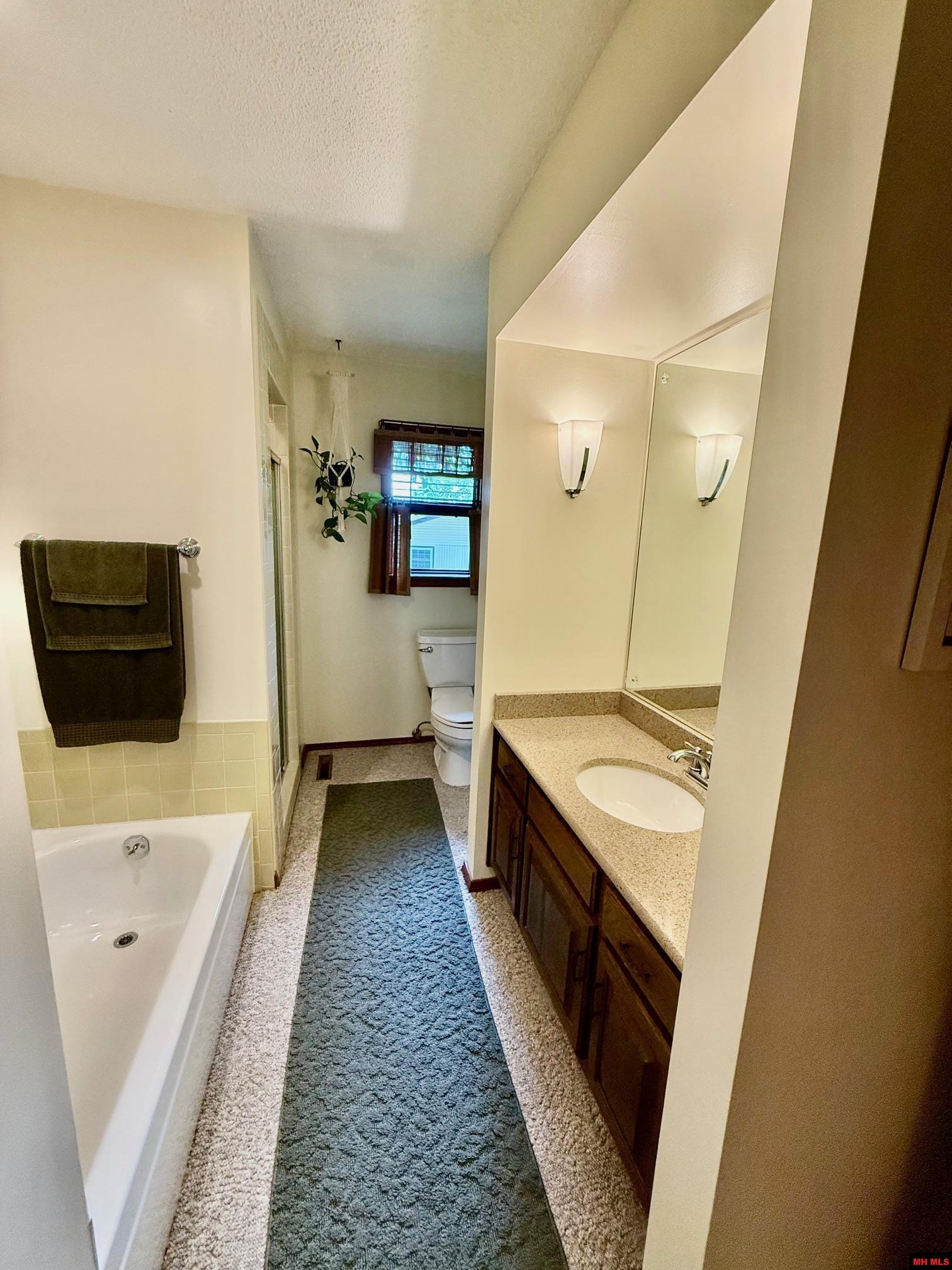 208 S Kingswood Drive