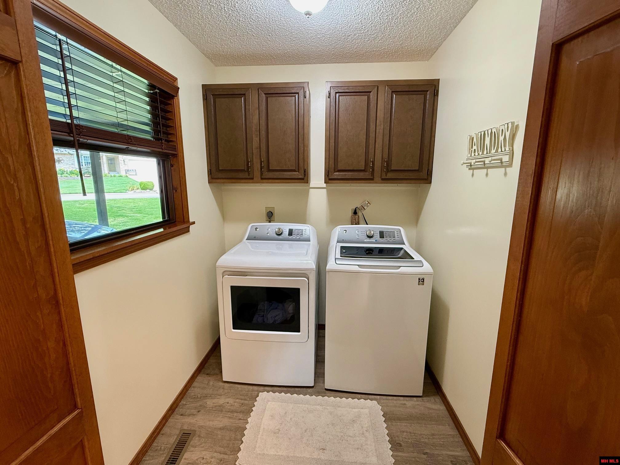 208 S Kingswood Drive