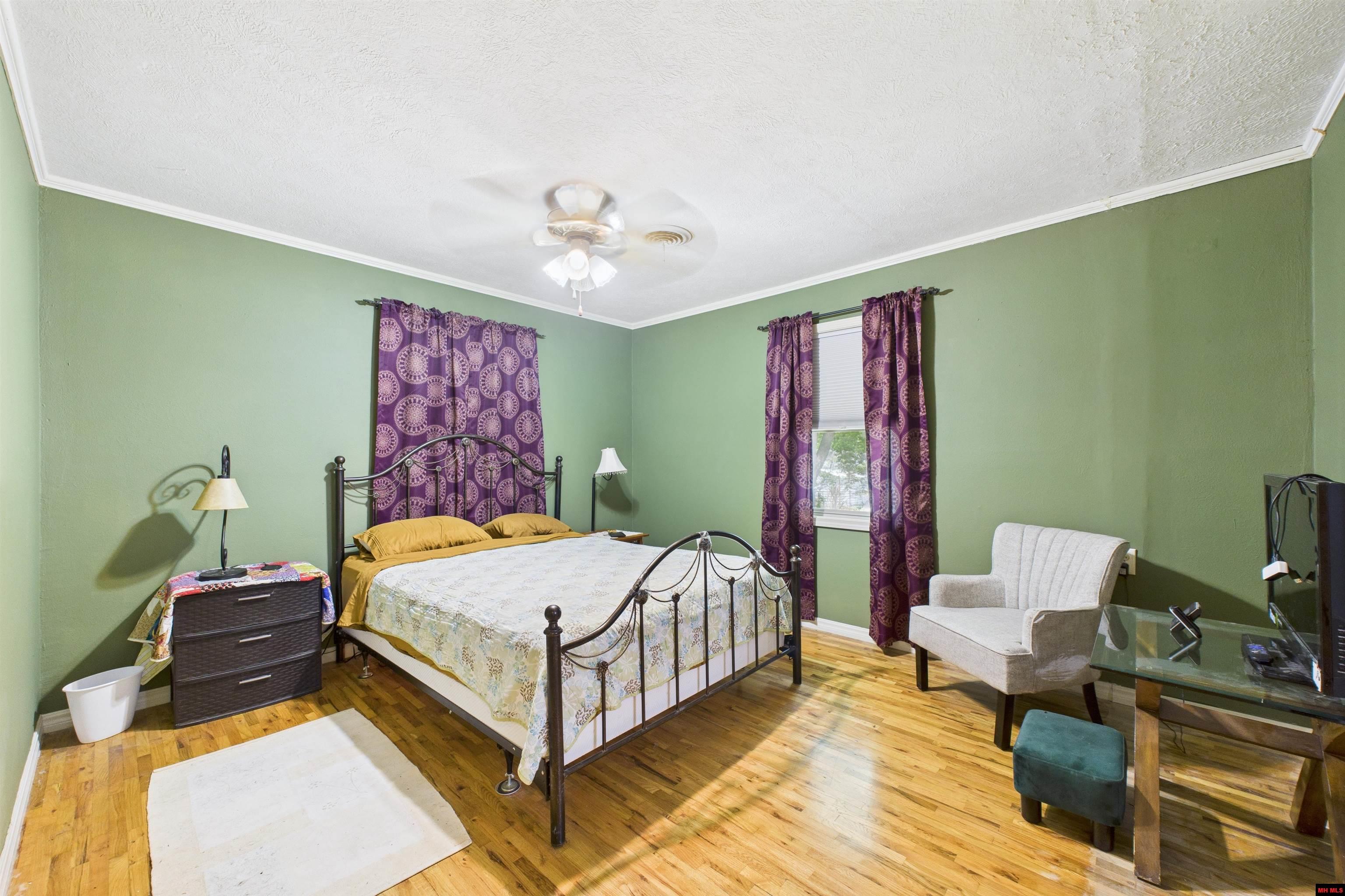 611 N College Street