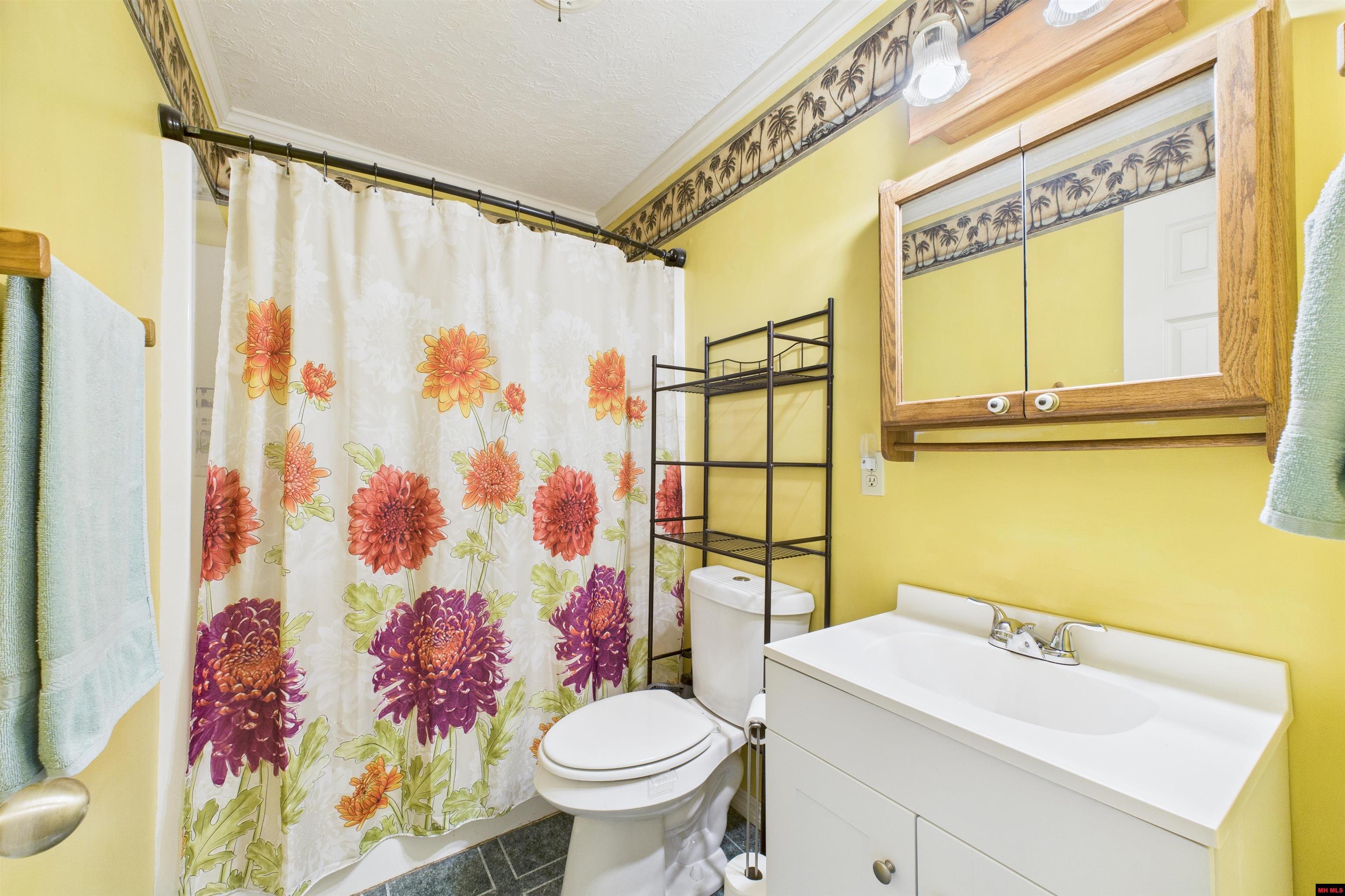 611 N College Street