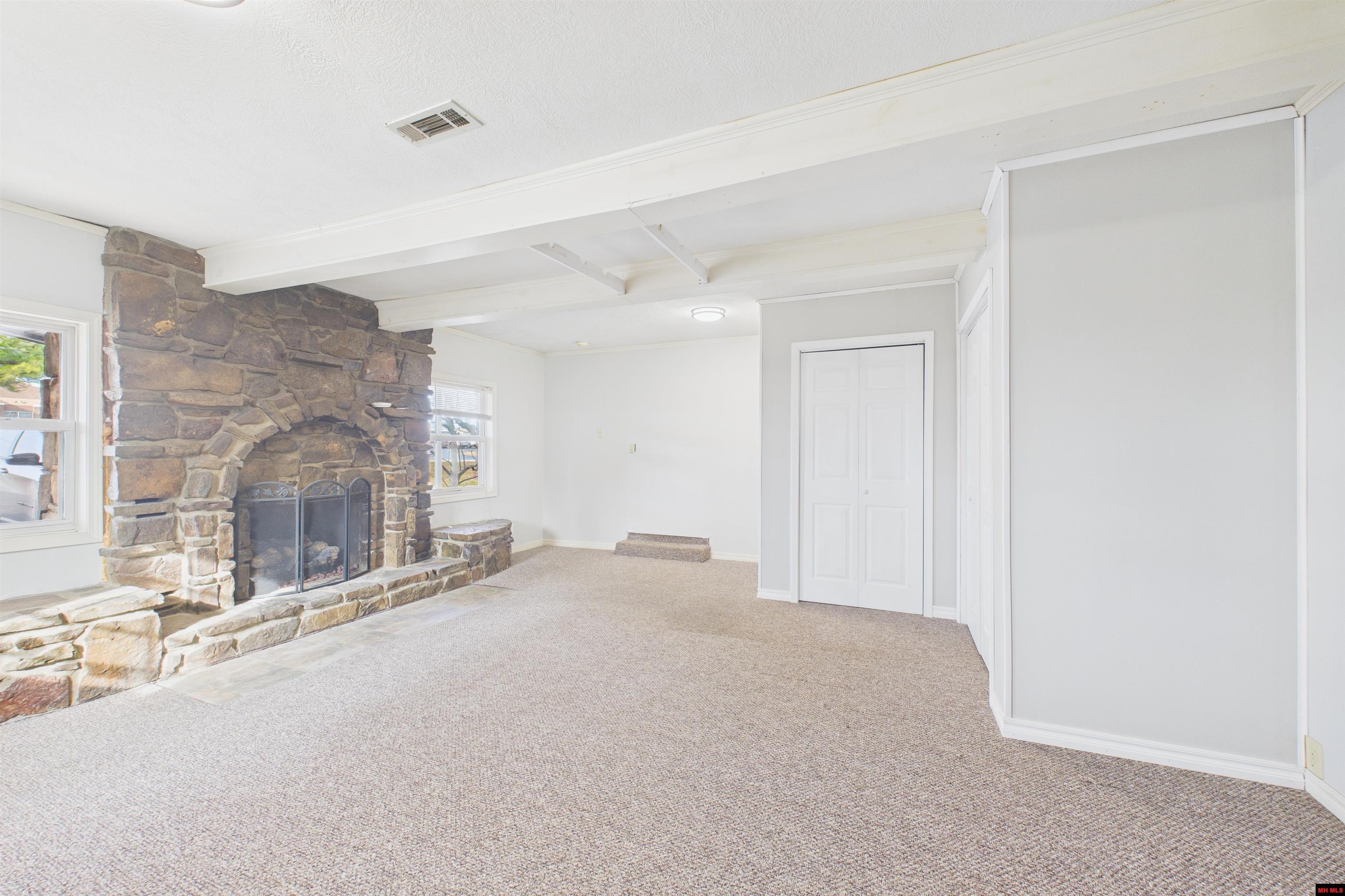 611 N College Street