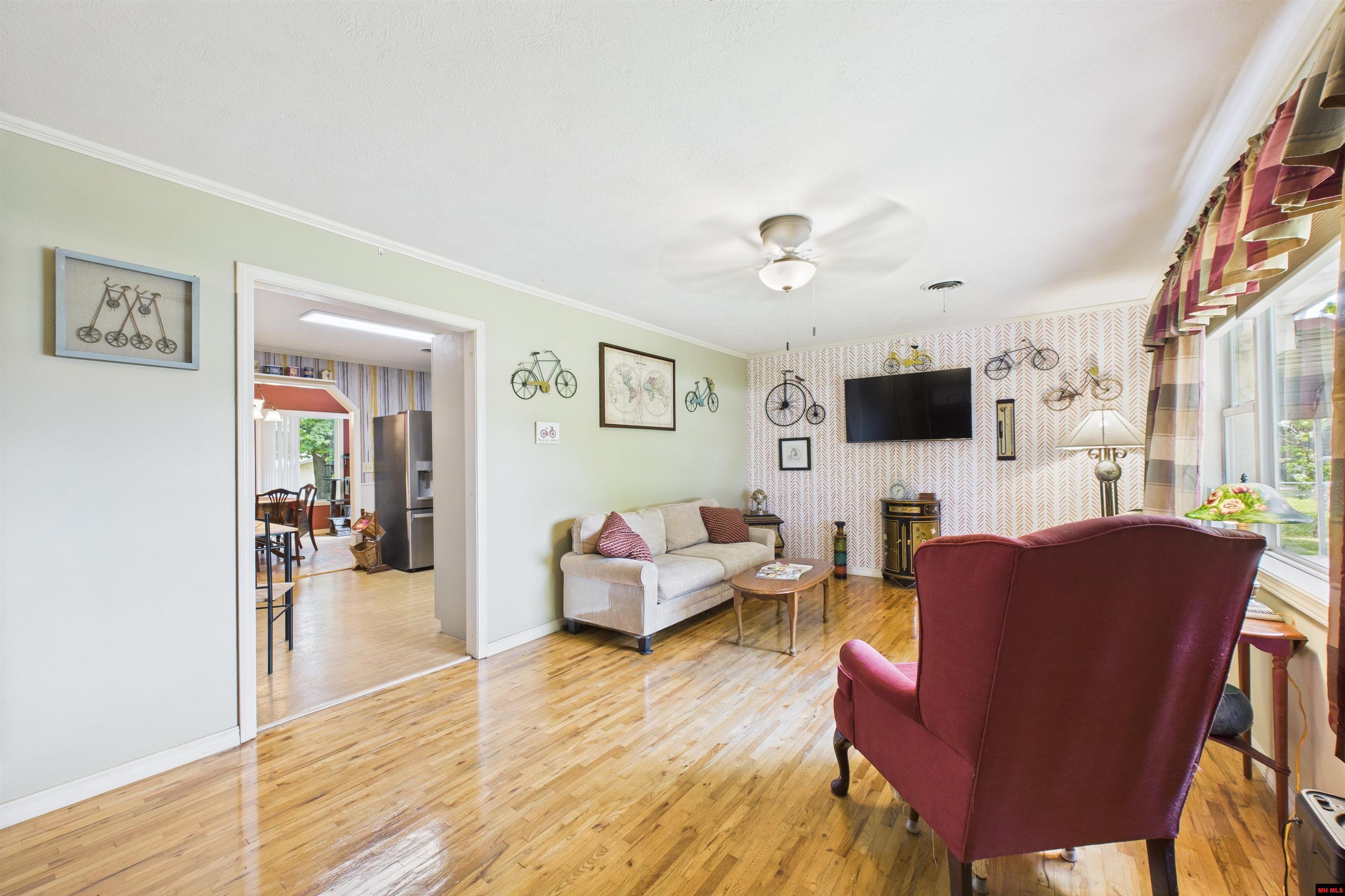 611 N College Street