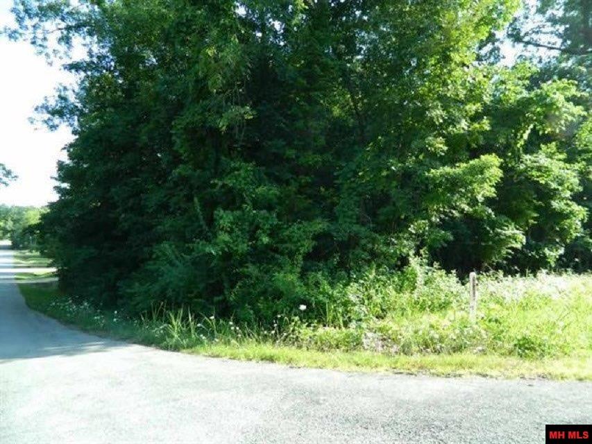 Lots 1-4 Walnut Avenue